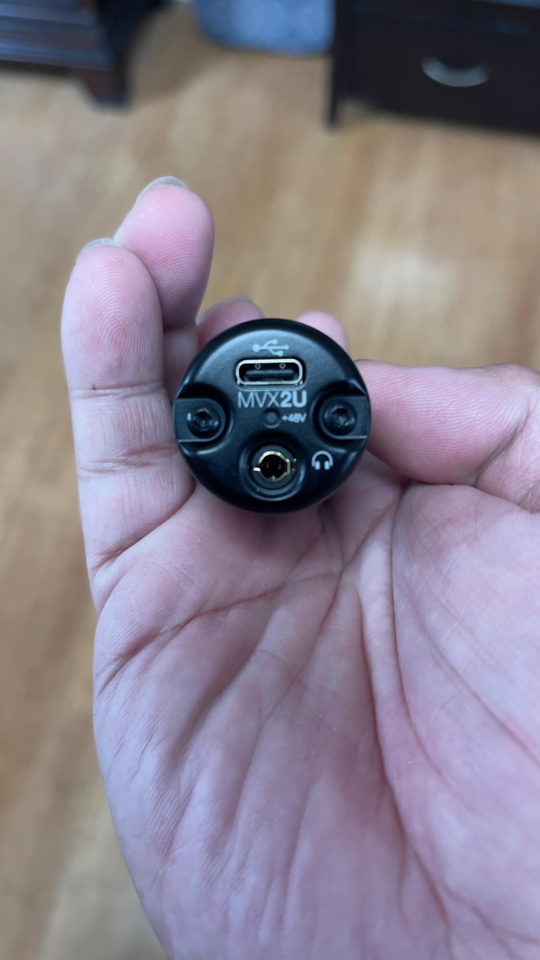 Shure MVX2U Gen 2 XLR-to-USB-C Audio Interface | MFi-certified XLR-to-USB-C interface customer photo 2
