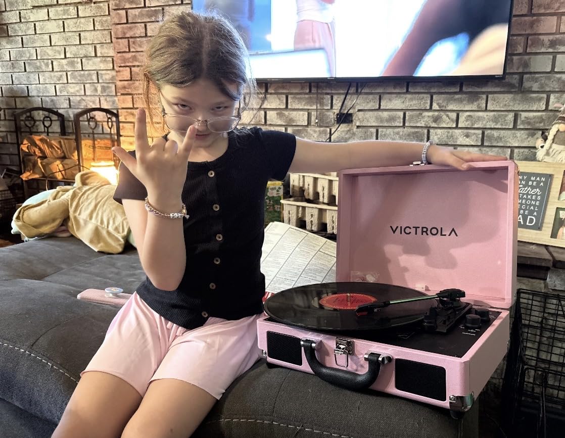 Victrola Journey II - Bluetooth Suitcase Record Player - Green, Built-in stereo speakers, 3-speed turntable plays 7, 10 and 12 records, Bluetooth in and out customer photo 2