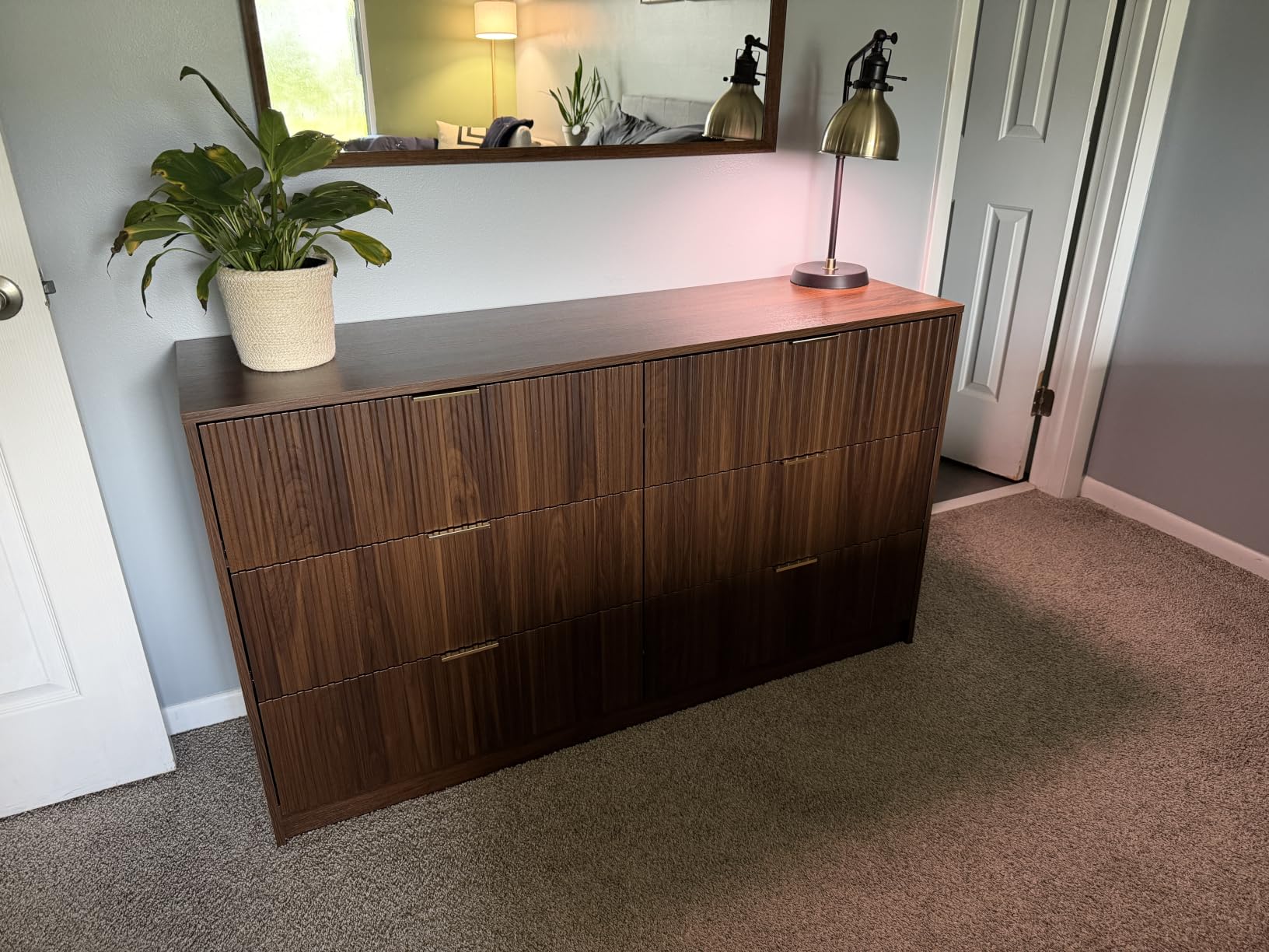 MAISONARIA 5 Drawer Dresser for Bedroom, Tall Dresser Chest of Drawers with Gold Handles, 32 Inch Wide Nightstand with for Bedroom, Living Rooms, Offices, and Entryways, Walnut customer photo 2