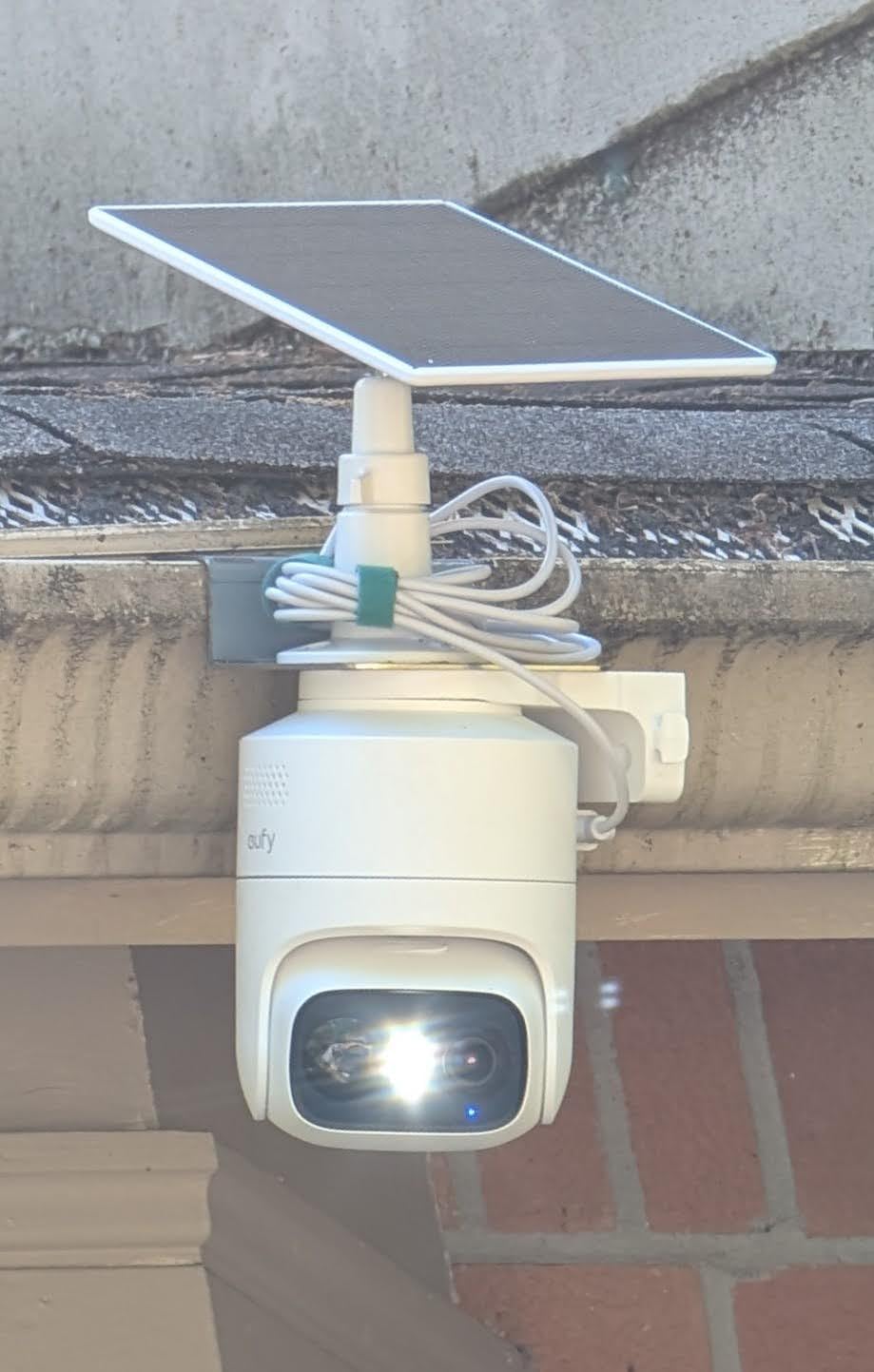 eufy Security eufyCam C37, Solar Cameras Wireless Outdoor, 2K Resolution | 360° Pan & Tilt AI Tracking, Human/Pet/Vehicle Detection, Flexible Solar Panel, Color Night Vision, No Monthly Fee customer photo 2