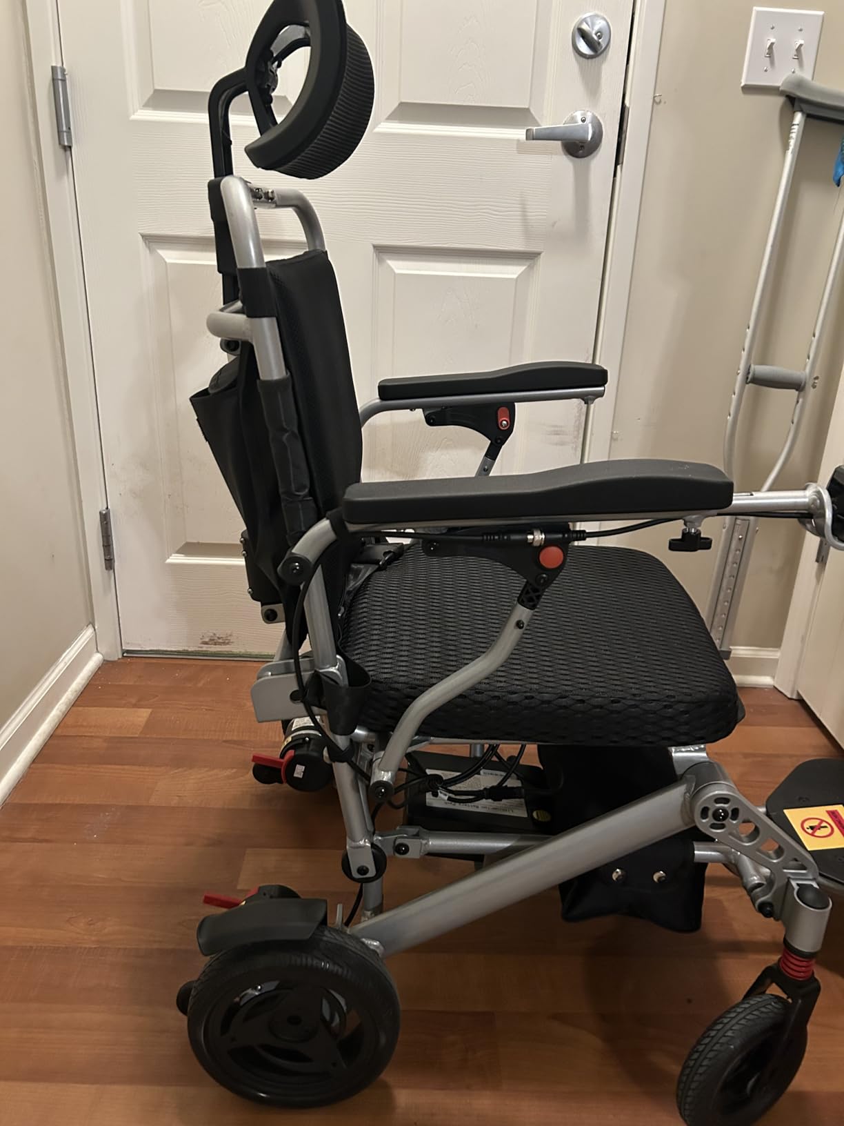 Electric Wheelchair 440 lb Capacity, 22 inch Wider Seat Wheelchair, 30+Miles 700W Motor All Terrain Power Wheelchair, Heavy Duty Wheelchair with Dual Battery(12AH+12AH), with Dust Cover and Backpack customer photo 2