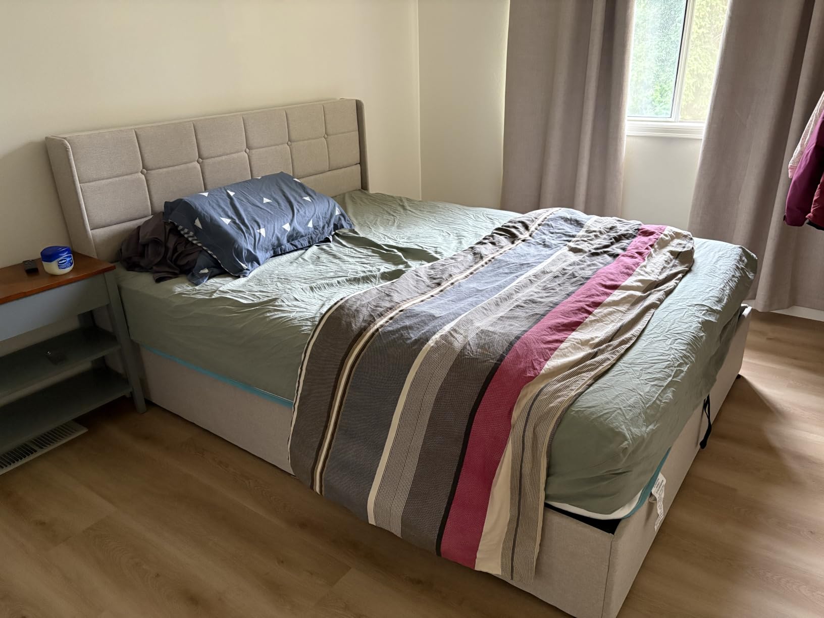 HISOFT King Size Lift Up Storage Bed Frame, Linen Upholstered Platform Bed with Wingback Headboard, Heavy Duty Hydraulic Gas Lift Underbed Space, Reinforced Full Metal Slats, Noise Free, Beige customer photo 2