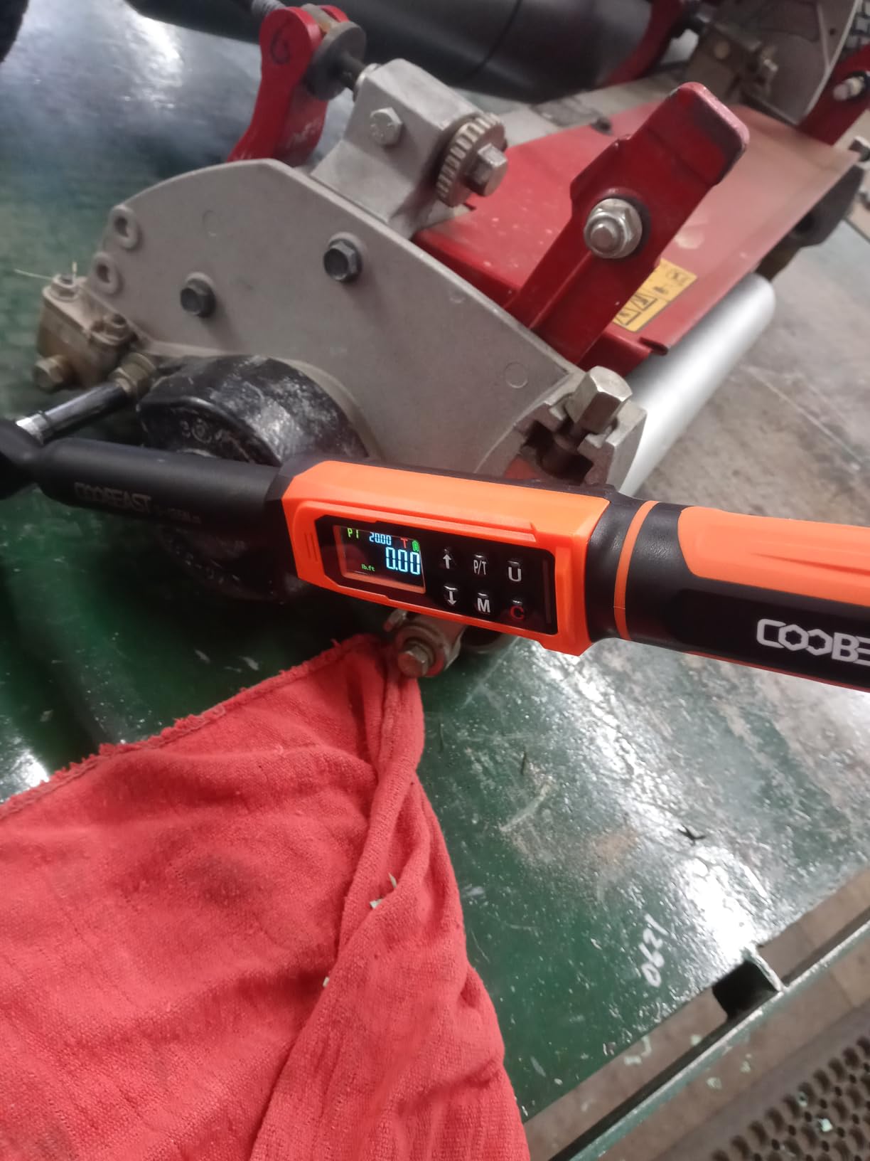 Digital Torque Wrench 3/8 Drive, Preset Value (1.5-99.5Ft-lbs./2-135 Nm) | Buzzer and LED Alert, ±2% High Accuracy, 72-Tooth, Quick Release, Reversible, Large Screen, for Bike Motorcycle, Gift for Men, DIY customer photo 2