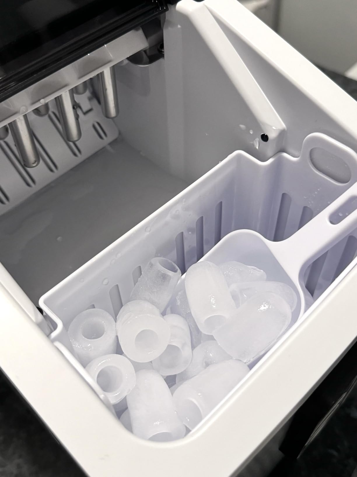 Aeitto Ice Maker Countertop 26lbs/24H Ice Makers Ready in 6-Min 8 Ice Cubes | 2 Sizes of Bullet Ice Portable Ice Machine with Basket/Scoop, Auto-Cleaning Energy-Saving for Home/Kitchen/Office Stainless customer photo 2