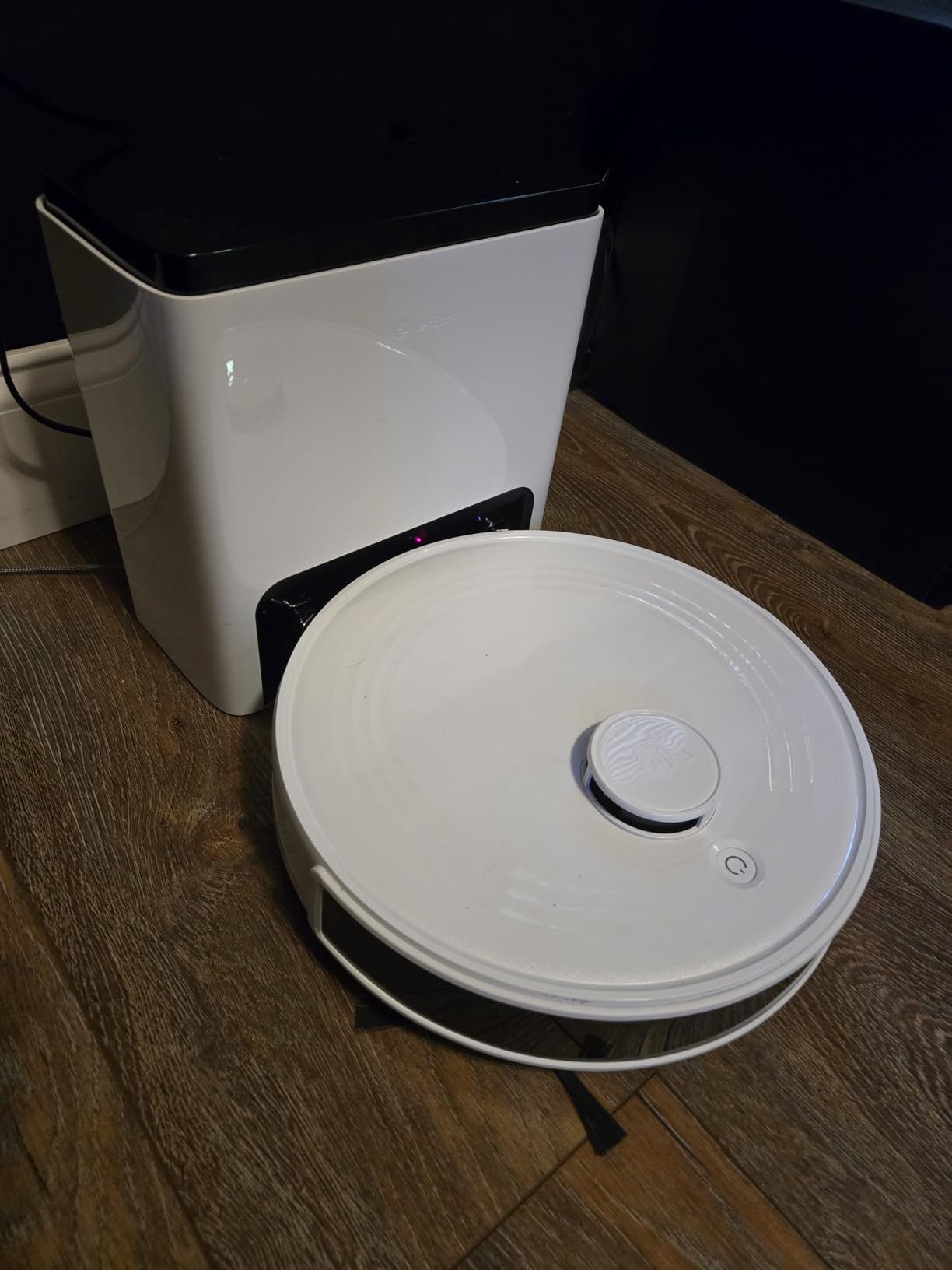 Lefant Robot Vacuum and Mop,75-Day Self-Emptying,6000Pa Powerful Suction,Customized Cleaning,Home Mapping, 140 Min Runtime, Roller Brush for Carpet,2.4G/5G WiFi/Alexa/APP/iWatch,M2 Plus customer photo 1