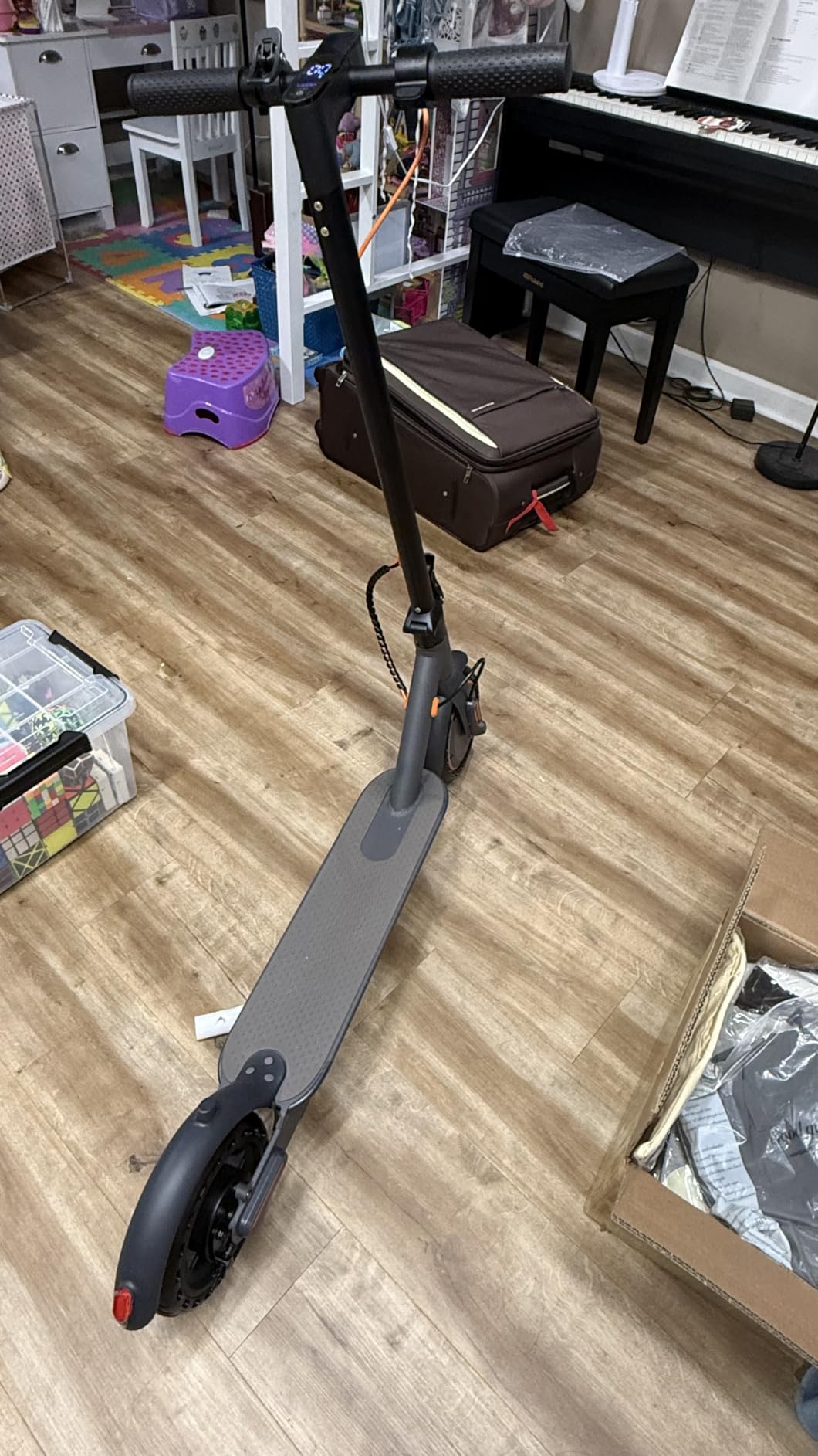 WERHY Electric Scooter, 500W/800W/1000W Powerful Motor & 19/22 MPH Top Speed, 16/25 Miles Range, Folding E Scooter with Dual Braking for Teens and Adults customer photo 2