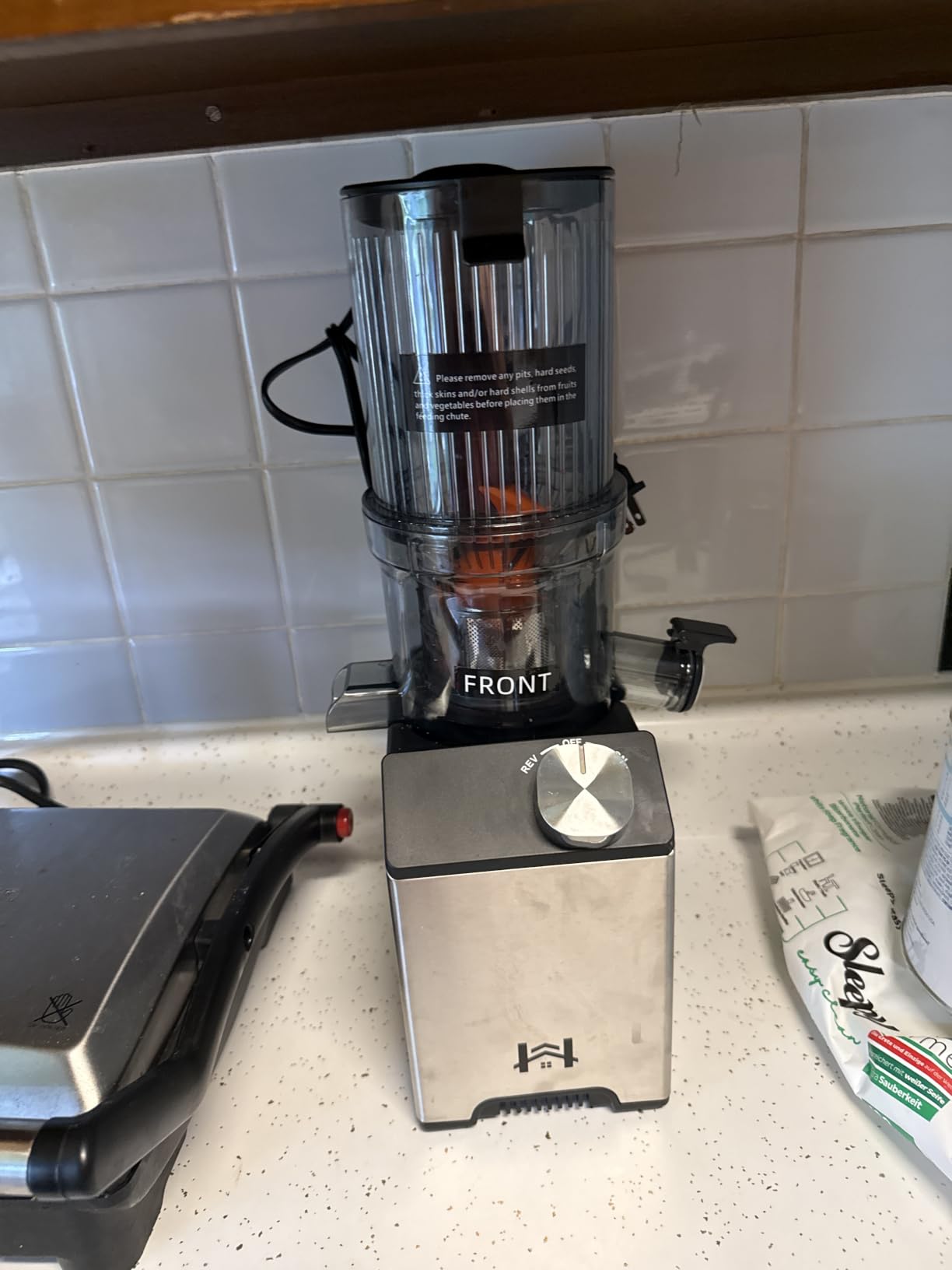 Cold Press Juicer, Wide Feed Chute Juicer Machines, Stainless Steel Slow Masticating Juicers Easy to Clean, Vegetables & Fruits Juice Extractor, High Juice Yield, Titanium Color Knob customer photo 1
