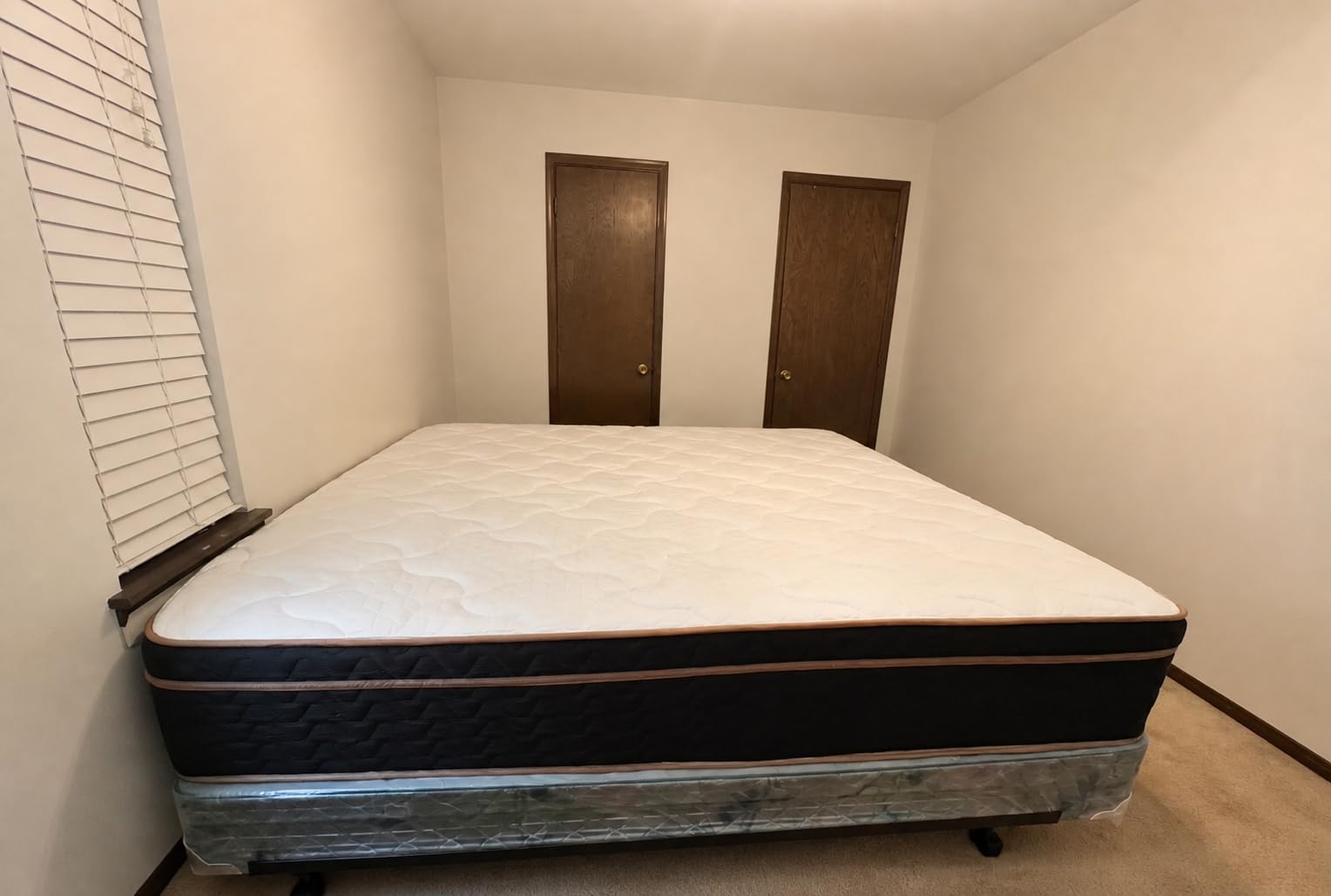 Queen Mattress 14 Inch, Luxury Hotel Cooling Hybrid Bed Mattress in a Box | Zones Individual Pocket Spring, Extra Hip/Shoulder/Lumbar Support, Fiberglass-Free, 365-Night Trial, CertiPUR-US customer photo 1