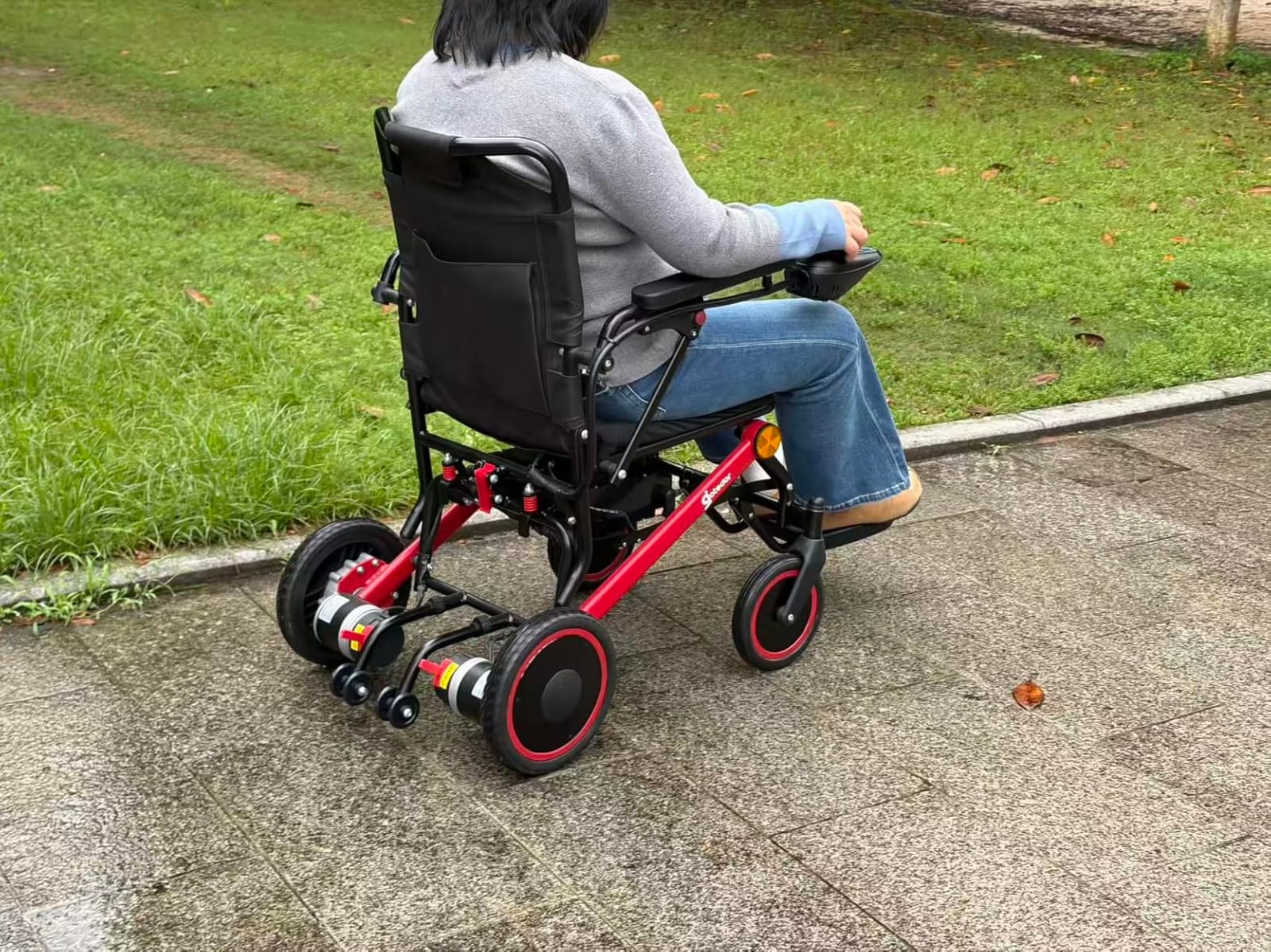 Aotedor Electric Wheelchair for Adults, Lightweight Foldable Power Chair for Travel, 15 Mile Range Motorized Wheelchair with Electromagnetic Brake, Easy 360° Joystick Control, Silver customer photo 1