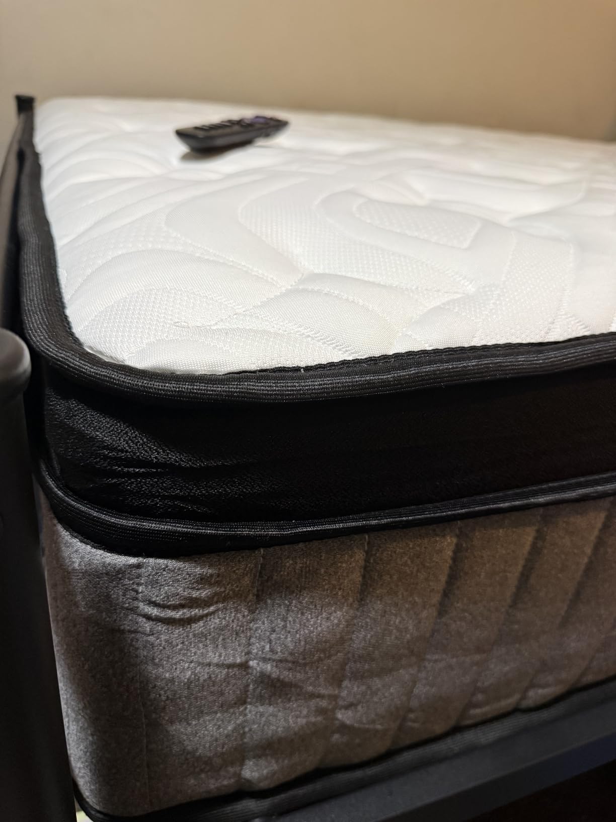 BedStory Medium Firm Queen Mattress 14 Inch, Deep Sleep Hybrid Mattresses 7-Zone Pain Relief - Medium Firm Bed in a Box - Fiberglass Free, CertiPUR-US Certified customer photo 1