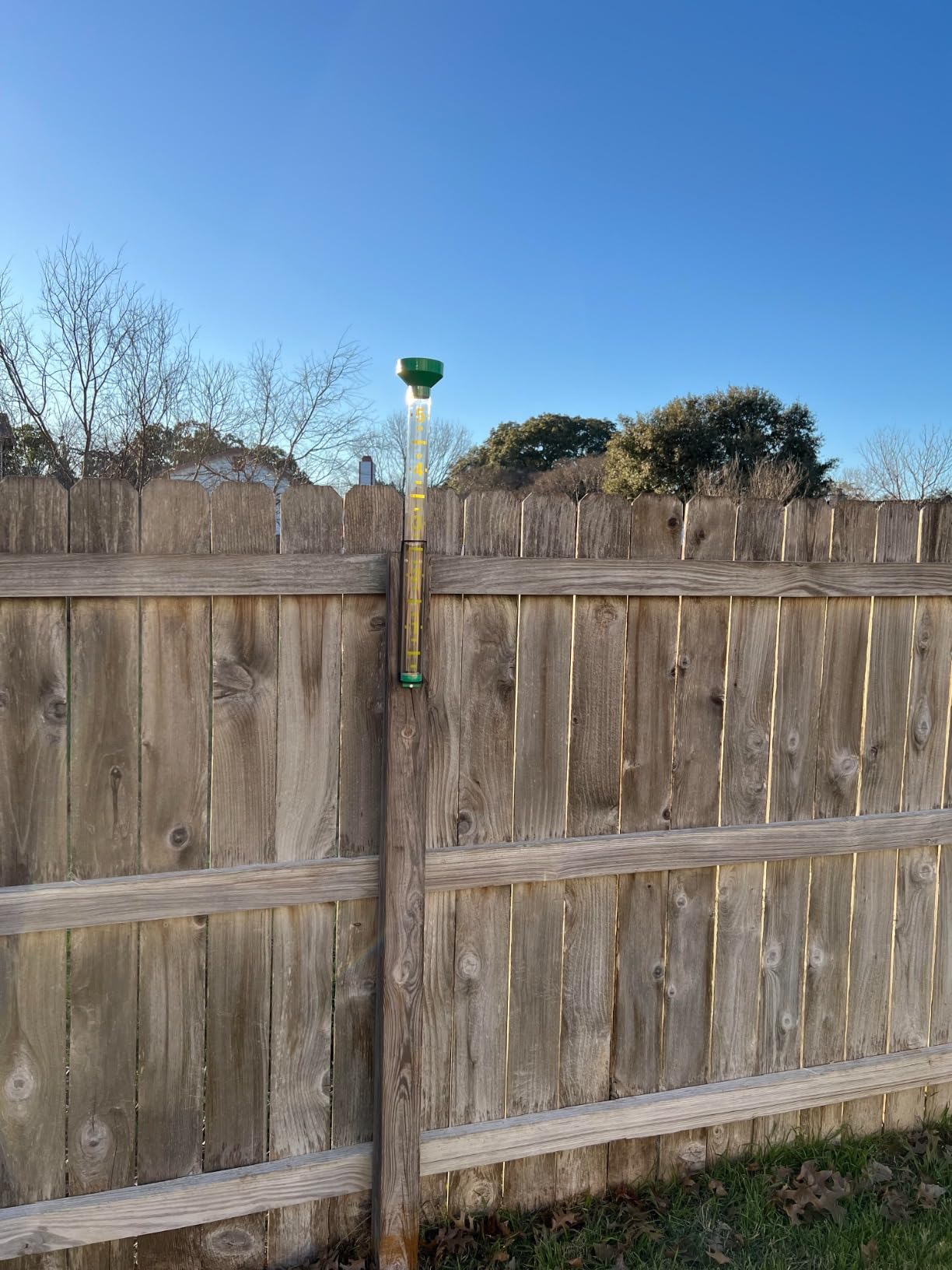 Headwind EZRead 26” Giant Professional Outdoor rain Gauge, USA Made Heavy Duty All Weather Freeze Proof mountable with Float, Green (820-0002) customer photo 1