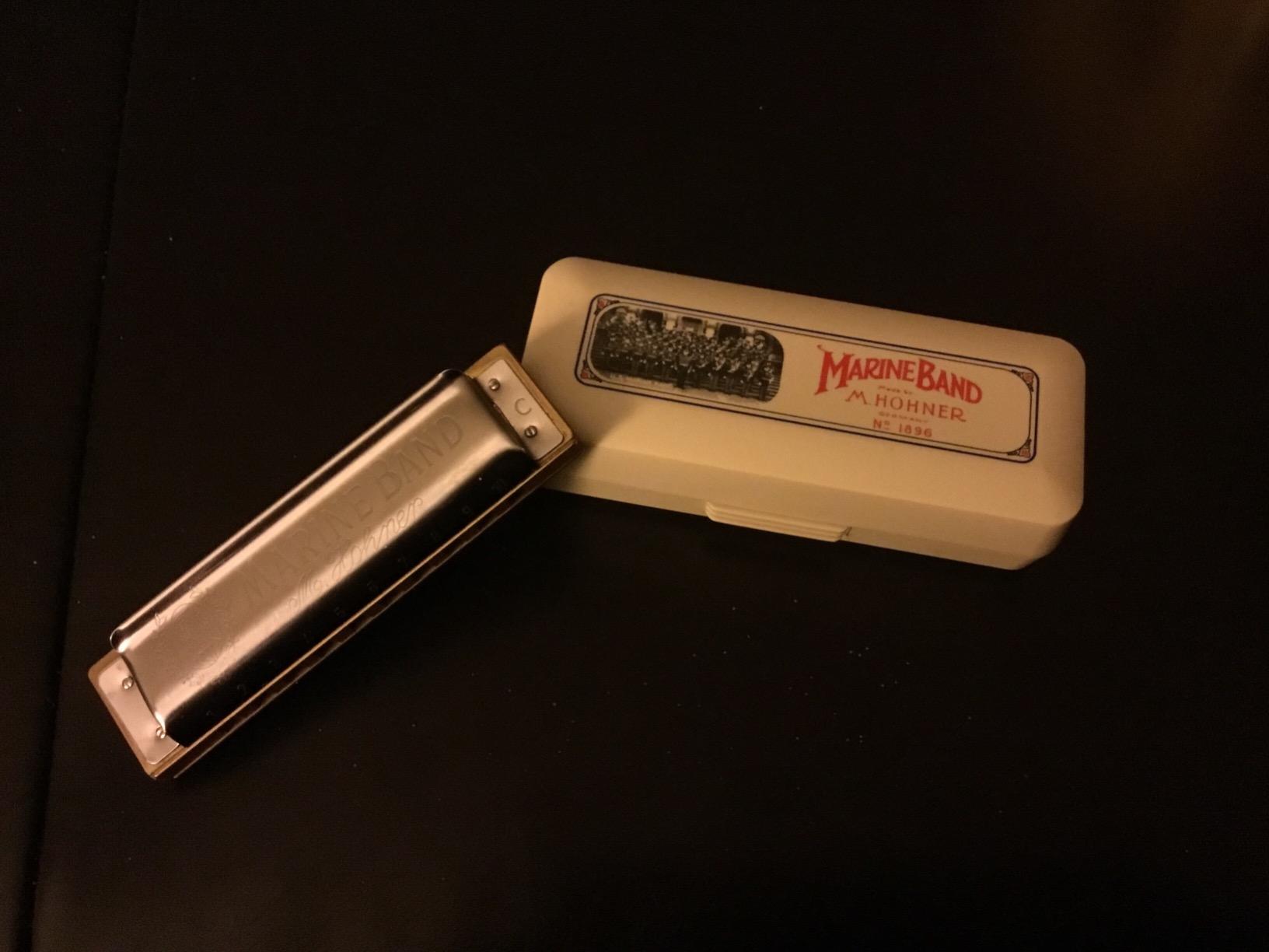 Hohner Marine Band 1896bx C Harmonica, Key of C, 0.9mm Brass Reeds customer photo 2