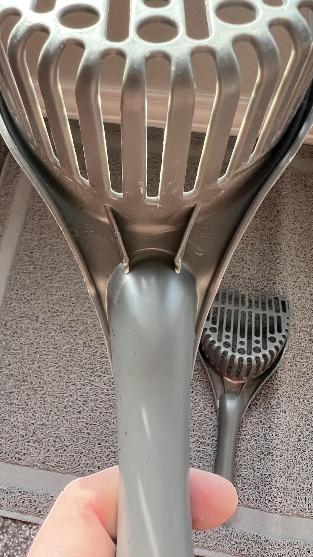 Petmate Scoop N' Hide Cat Litter Scoop with Discreet Holder, Brushed Nickel customer photo 1