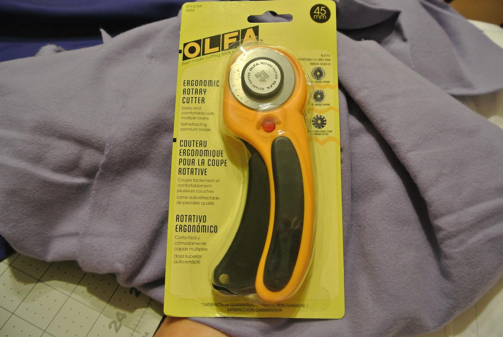 OLFA 45mm Ergonomic Squeeze-Handle Rotary Cutter (RTY-2/DX) - Auto-Retract customer photo 1