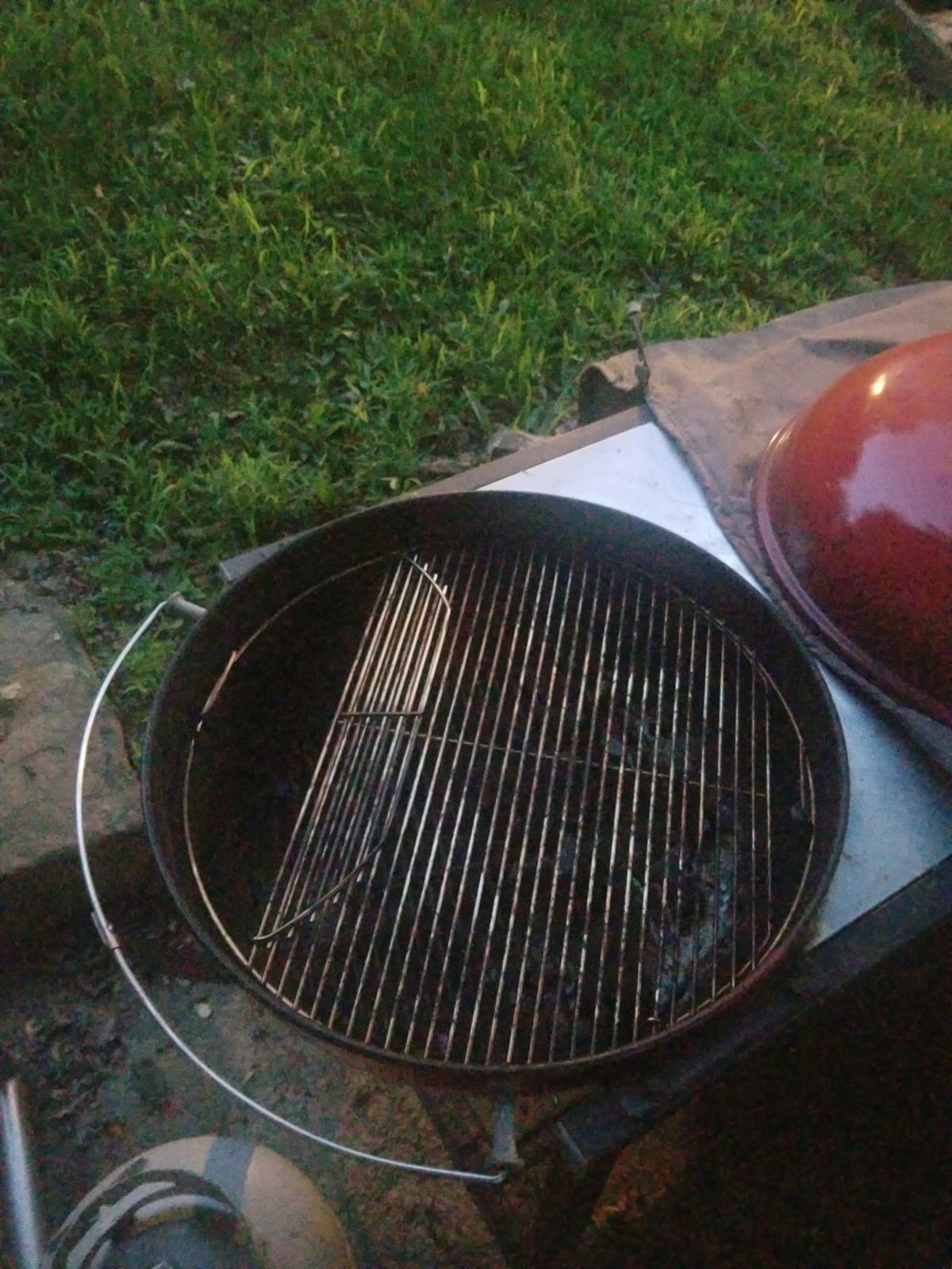 Weber® Hinged Charcoal Cooking Grate for 22