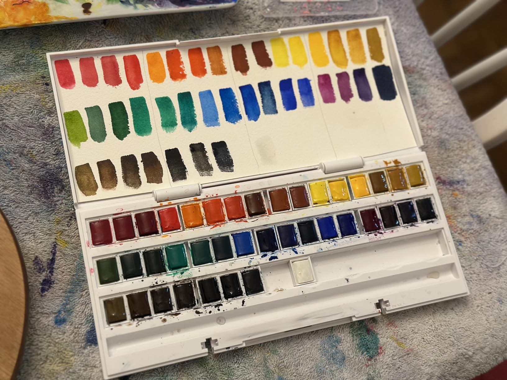 Winsor & Newton Cotman Watercolor Paint Set, 45 Half Pan Studio Set customer photo 1
