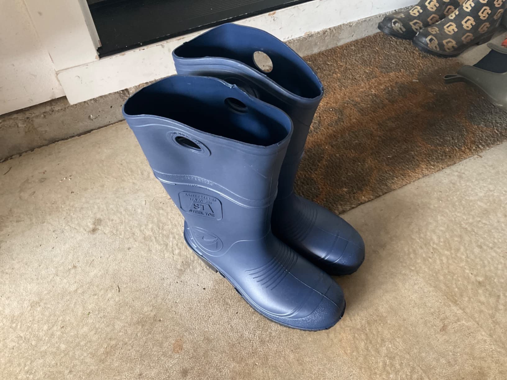 DUNLOP Chesapeake Rubber Boots Plain Toe for Men & Women – PVC - Waterproof - Lightweight Garden, Fishing & Rain Boots with Wide Calf – Black – Size 3–25 customer photo 1