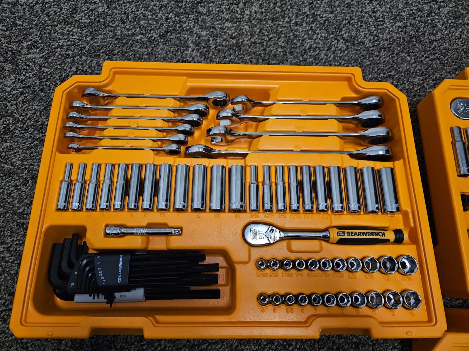 GEARWRENCH 80966 243 Pc. 6 Pt. Mechanics Tool Set In 3 Drawer Storage Box customer photo 1