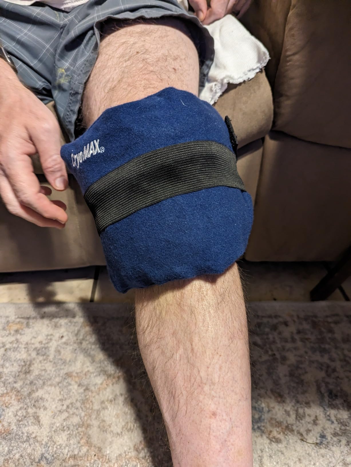 Cryo-Max Cold Pack, 8 Hour Reusable Cold Therapy Ice Pack for Elbows, Knees, Neck + More, Medium, 6