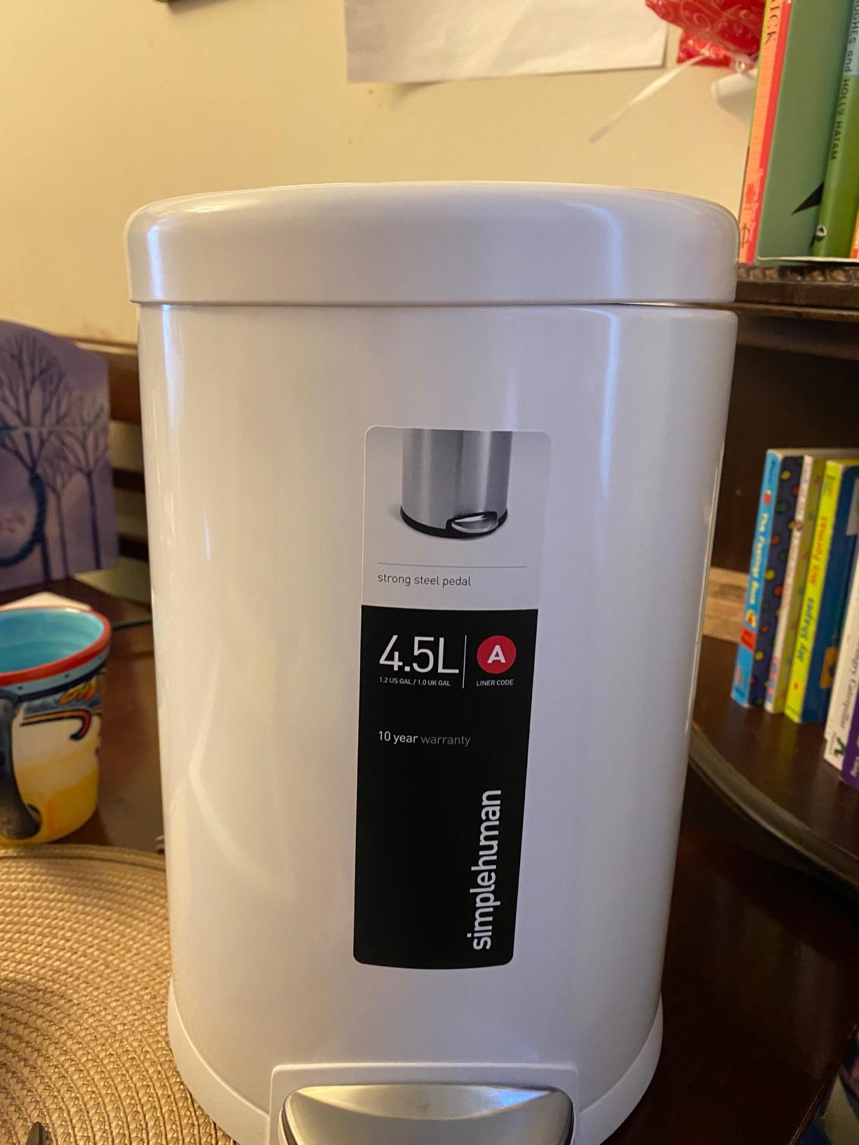 simplehuman Round Step Can, 4.5L / 1.2 Gallon Compact Bathroom Trash Can, 150,000-Step Pedal, Lid Shox® Silent Close, Removable Inner Bucket, Brushed Stainless Steel customer photo 1