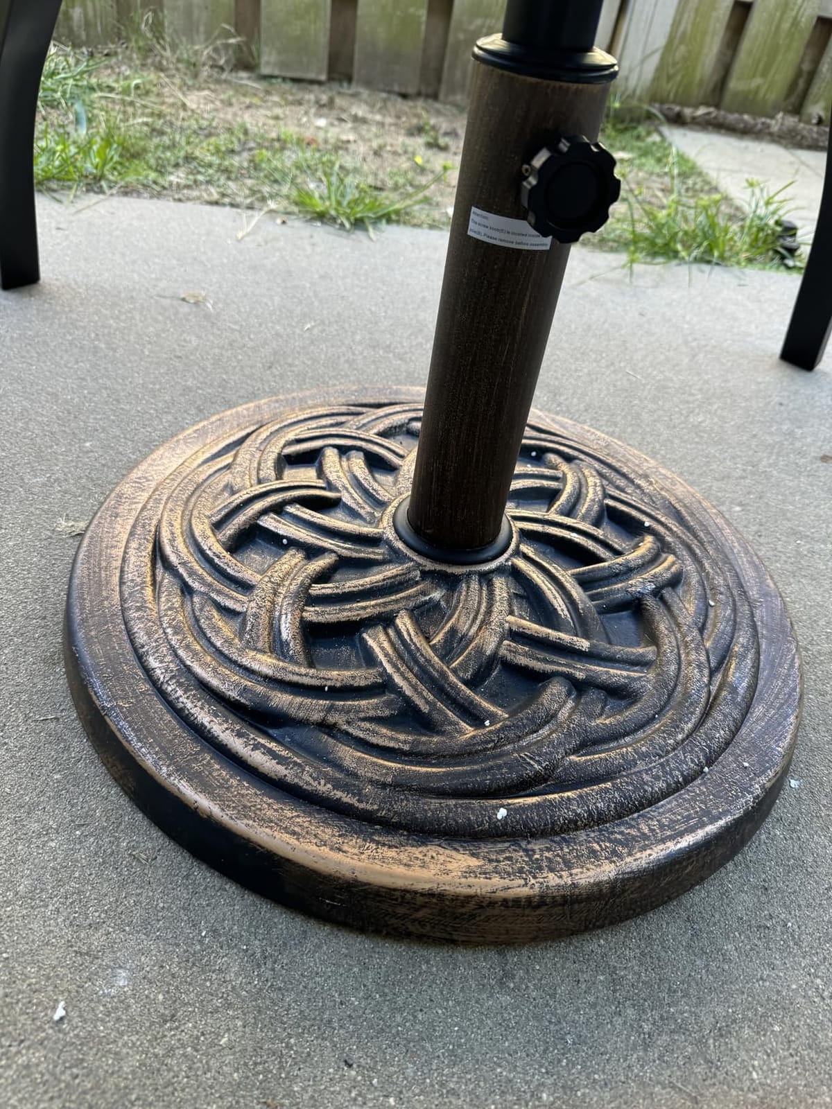 UBP18181-BR 18-Inch Cast Stone Umbrella Base, Made from Rust Free Composite Materials, Bronze Powder Coated Finish customer photo 1