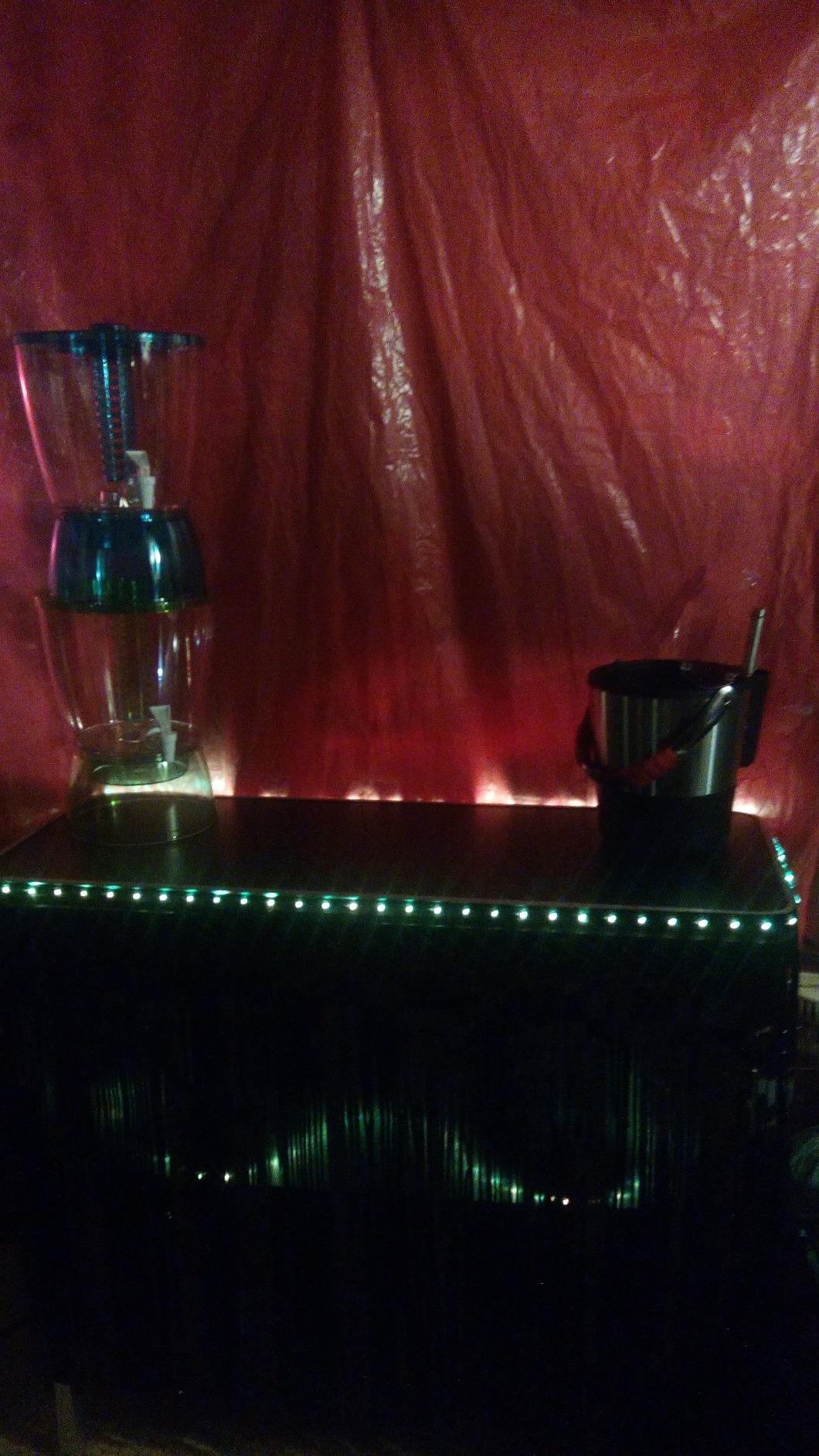 Oggi Insulated Ice Bucket, 4 Quart / 3.8 L, Stainless Steel, Black. customer photo 2