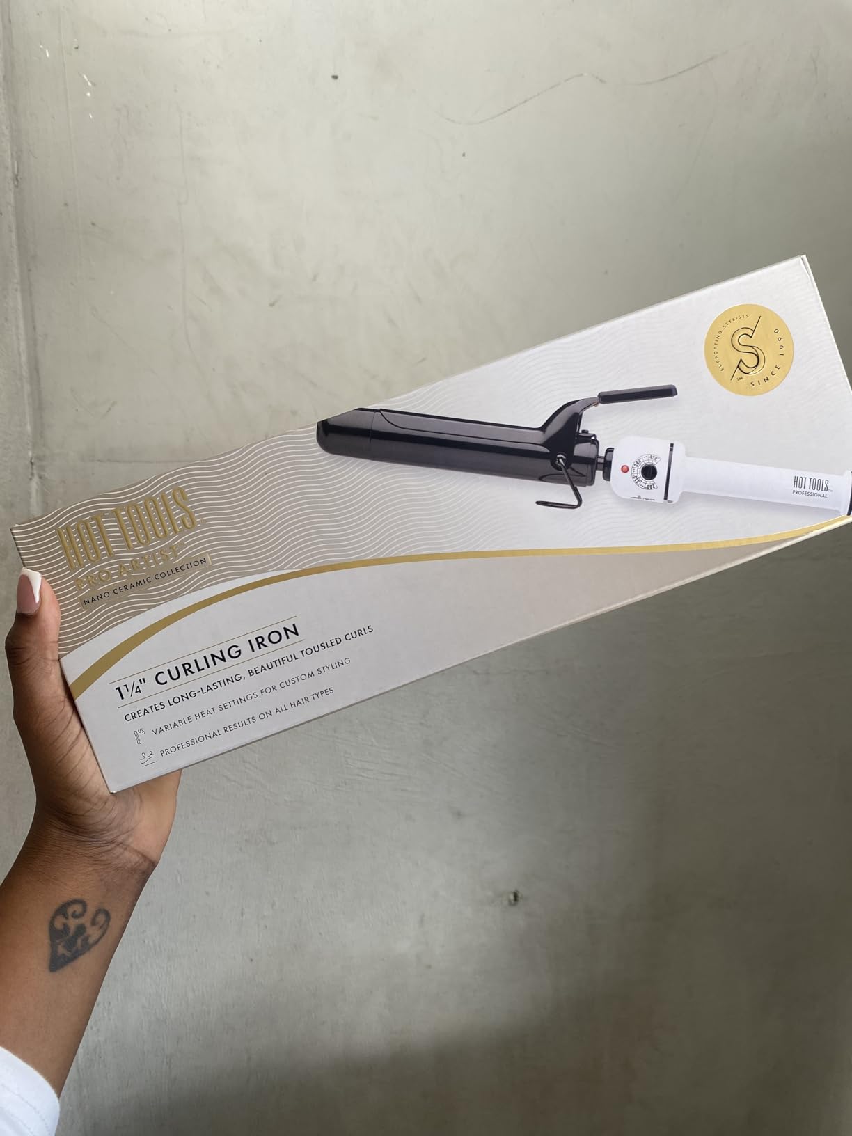 HOT TOOLS Pro Artist Nano Ceramic Curling Iron/Wand (1-1/4