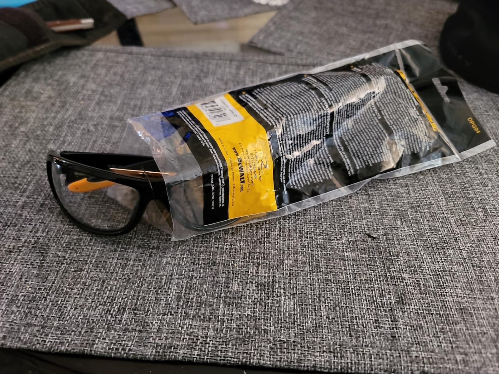 Dewalt Dominator Safety Glasses Dpg94 Unisex Adult Non Slip Polarized Mirrored Rubber Full Rim customer photo 2