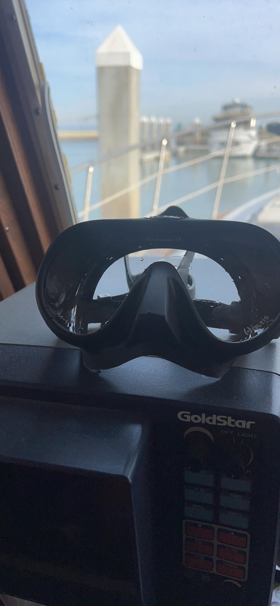 Hollis M-1 Mask | Ideal for Scuba Diving and Snorkeling | Ultra Clear Glass | Comfortable, Frameless Silicon Skirt | Wide Range of Vision | Distortion Free Vision | Fantastic Color Visibility customer photo 2