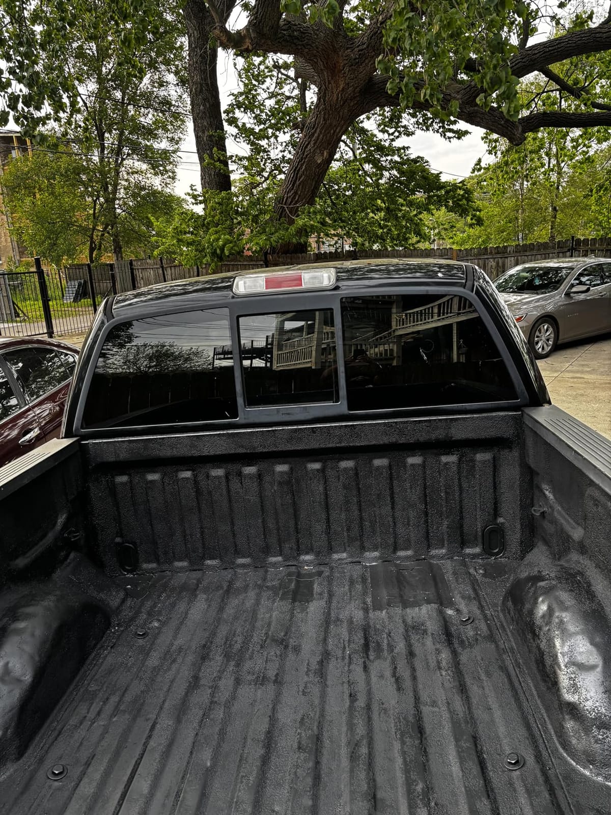 Rust-Oleum Automotive Truck Bed Coating Spray Paint, Black | Rugged Non-Slip Coating | Rust and Weather Protection | Abrasion Resistant | Impact & Chip Resistant | Textured customer photo 1