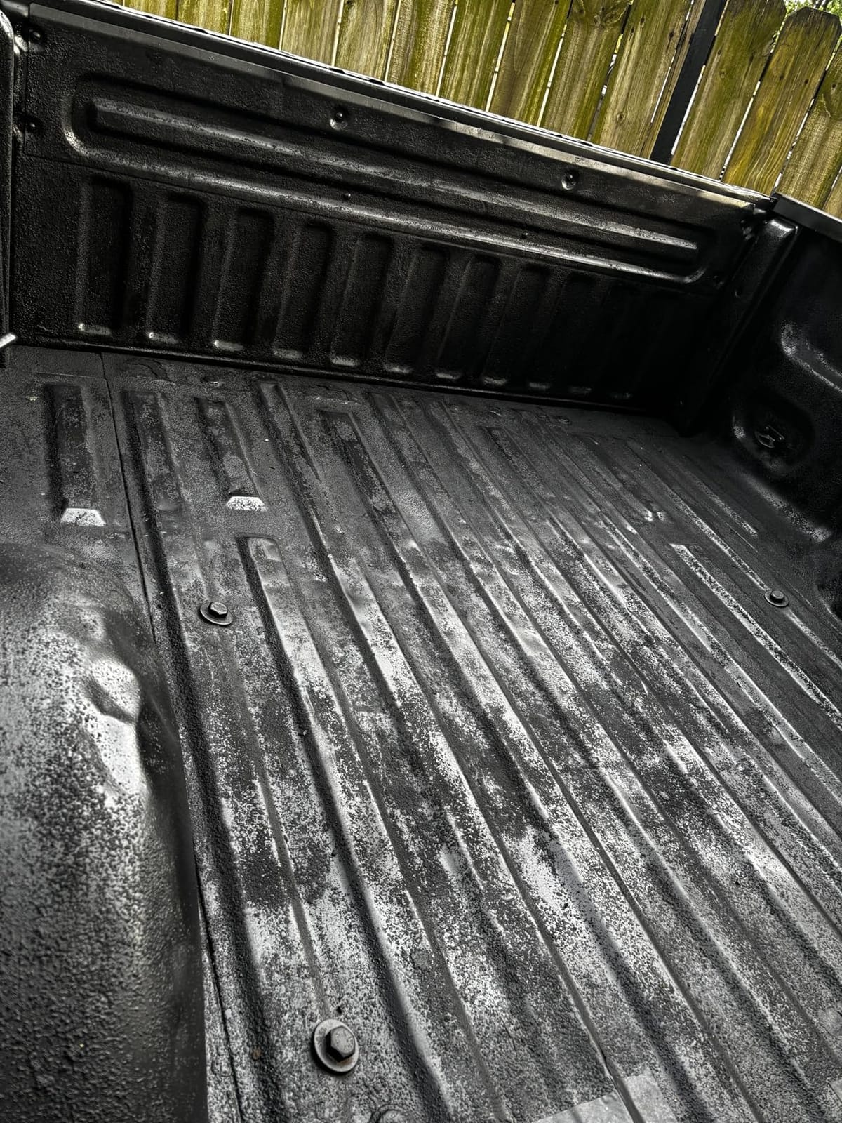 Rust-Oleum Automotive Truck Bed Coating Spray Paint, Black | Rugged Non-Slip Coating | Rust and Weather Protection | Abrasion Resistant | Impact & Chip Resistant | Textured customer photo 2