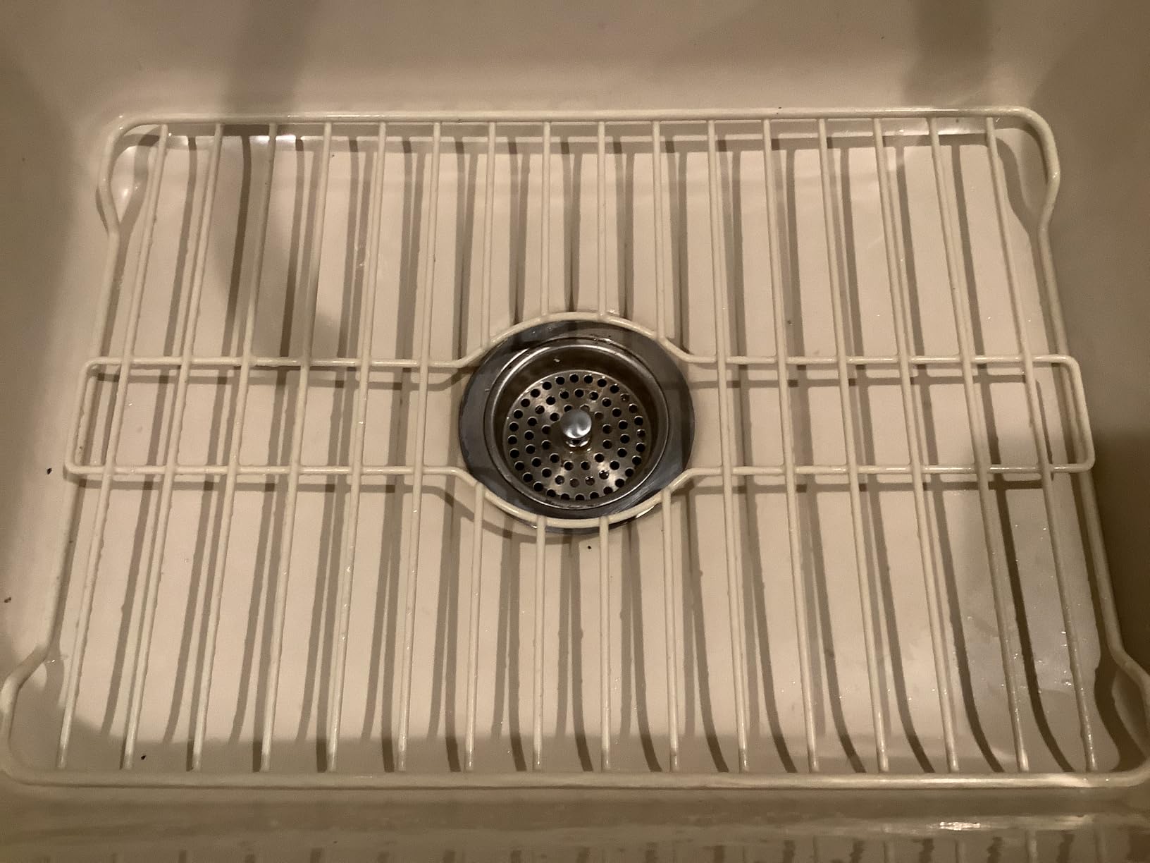 Better Houseware Small White Sink Protector for Kitchen Sink, Metal Grid Mat Fits Compact Single-Bowl Sinks, 12x10.25 in customer photo 1