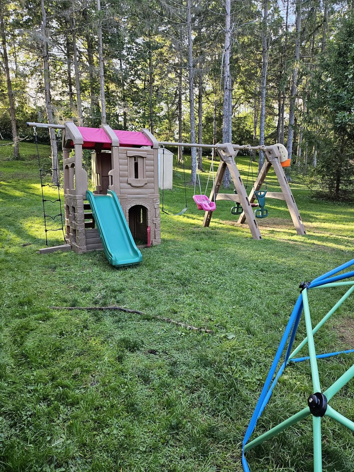Step2 Naturally Playful Adventure Lodge Play Center with Glider, Kids Outdoor Playset, Two Tier Backyard Playground Set, Slide, Swings, Rope Ladder, Basketball Hoop, Jungle Gym, Children 3-8 Years Old customer photo 2