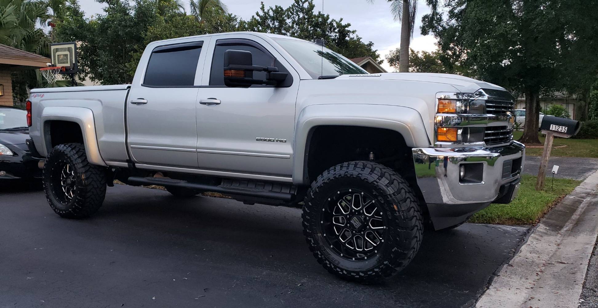 Toyo Tire Open Country M/T Mud-Terrain Tire - 37 x 1350R20 127Q customer photo 2