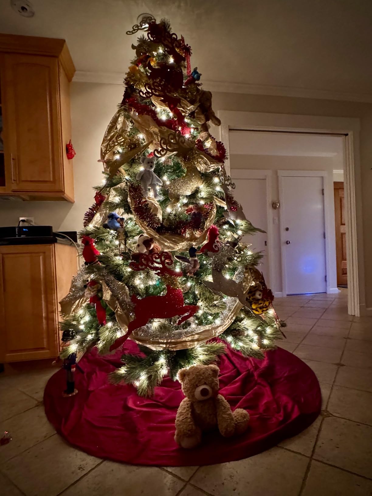 National Tree Company 6.5ft Pre-Lit Carolina Pine Artificial Christmas Tree customer photo 1