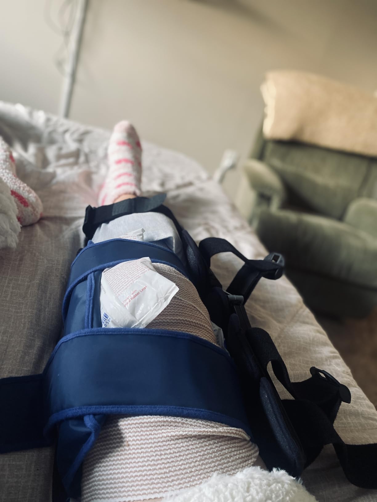 FlexiKold Gel Soft Flexible Ice Packs for Injuries - Reusable Freezer Cold Pack, Cold Compress & Cooling Gel Pad for Face, Shoulder, Hip, Leg, Arm, Ankle & Foot Injury - Medium - 7.5” x 11” customer photo 1