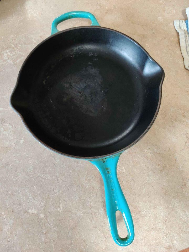Le Creuset Enameled Cast Iron Signature Round Skillet, 9