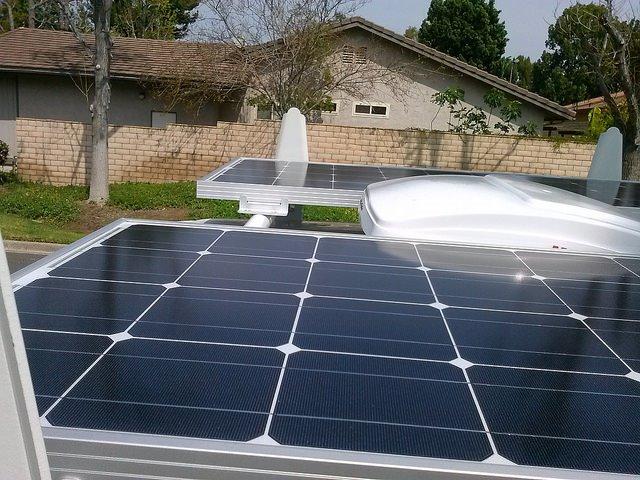 Renogy 200W 12V Monocrystalline Solar Panel Kit + 30A PWM Charge Controller customer photo 2