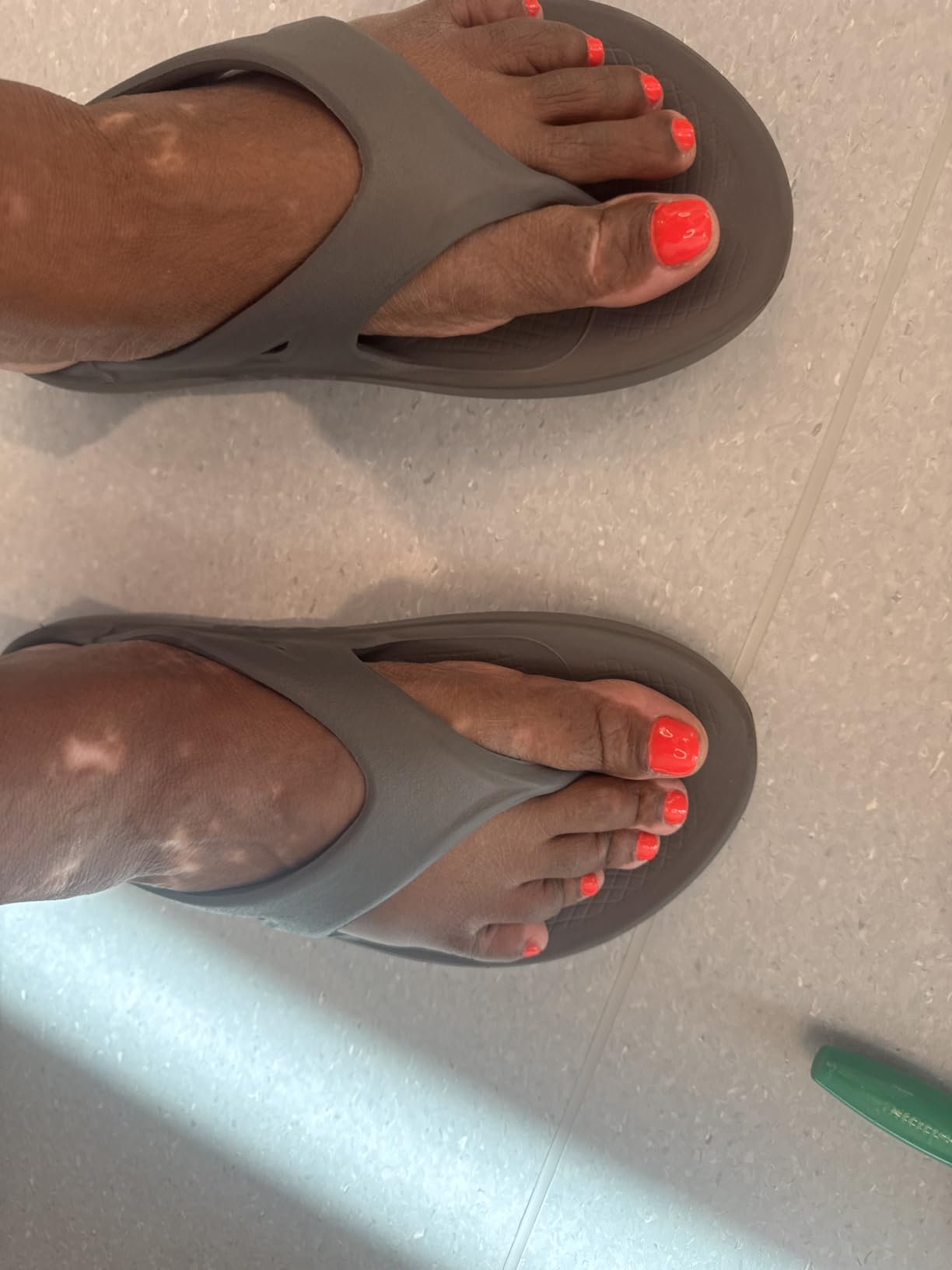 OOFOS OOriginal Recovery Sandal - Women’s and Men’s customer photo 1
