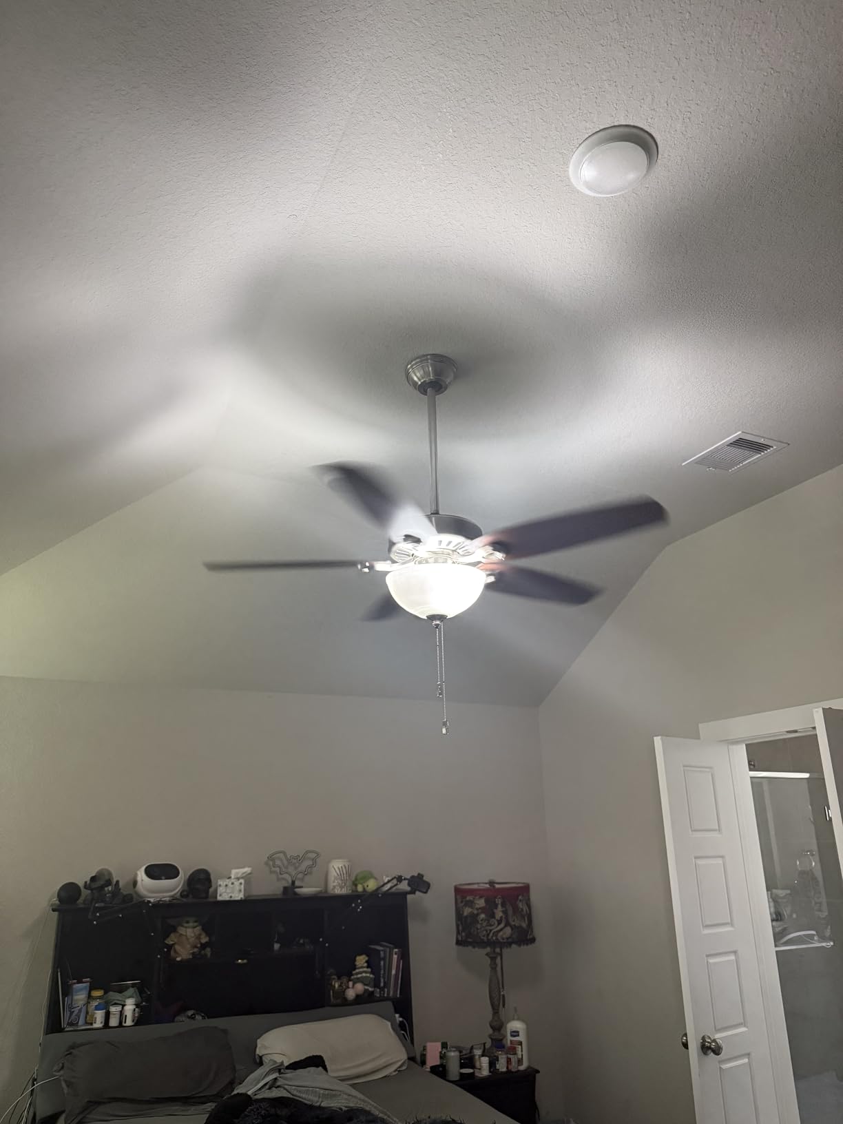 Hunter Builder Deluxe Indoor Ceiling Fan with LED Light, 52 inch, New Bronze, Pull Chain, 5 Blades, For Bedroom, Living Room, Includes Bulbs, 53091 customer photo 1