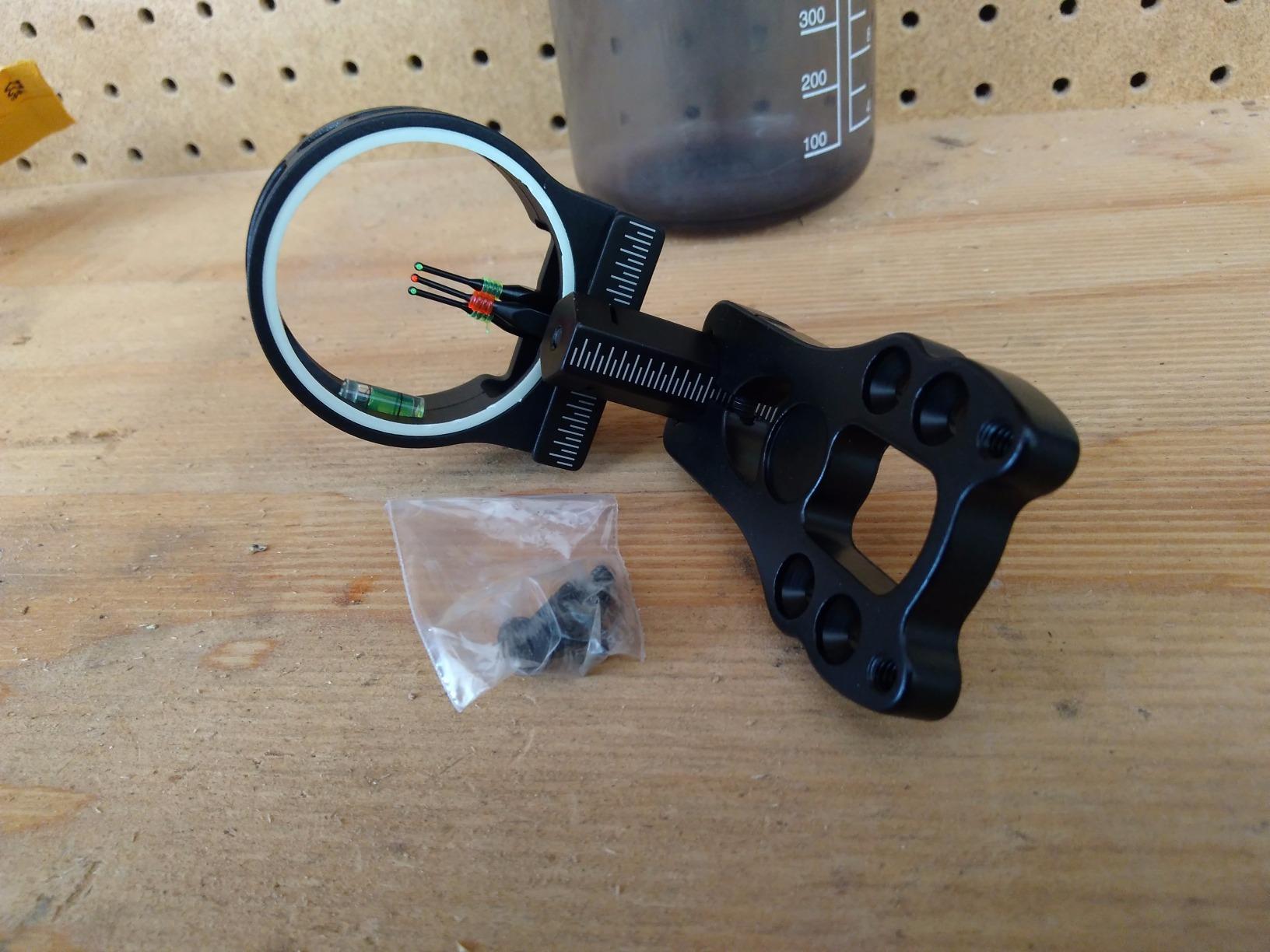 TOPOINT ARCHERY 3 Pin Bow Sight - Fiber, Brass Pin, Aluminum Machined - Right and Left Handed customer photo 1