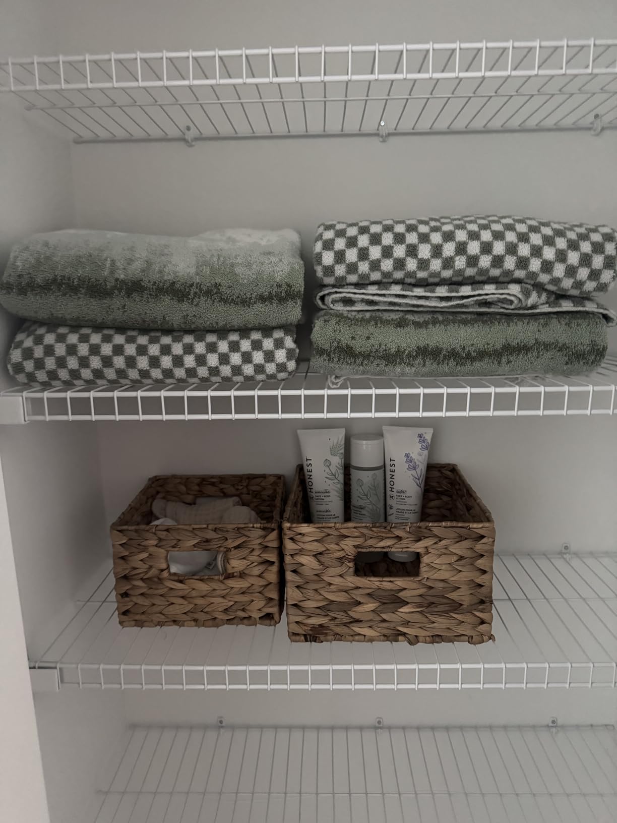Honey-Can-Do Woven Water Hyacinth Wicker Storage Baskets, Nesting Set of 3 customer photo 1