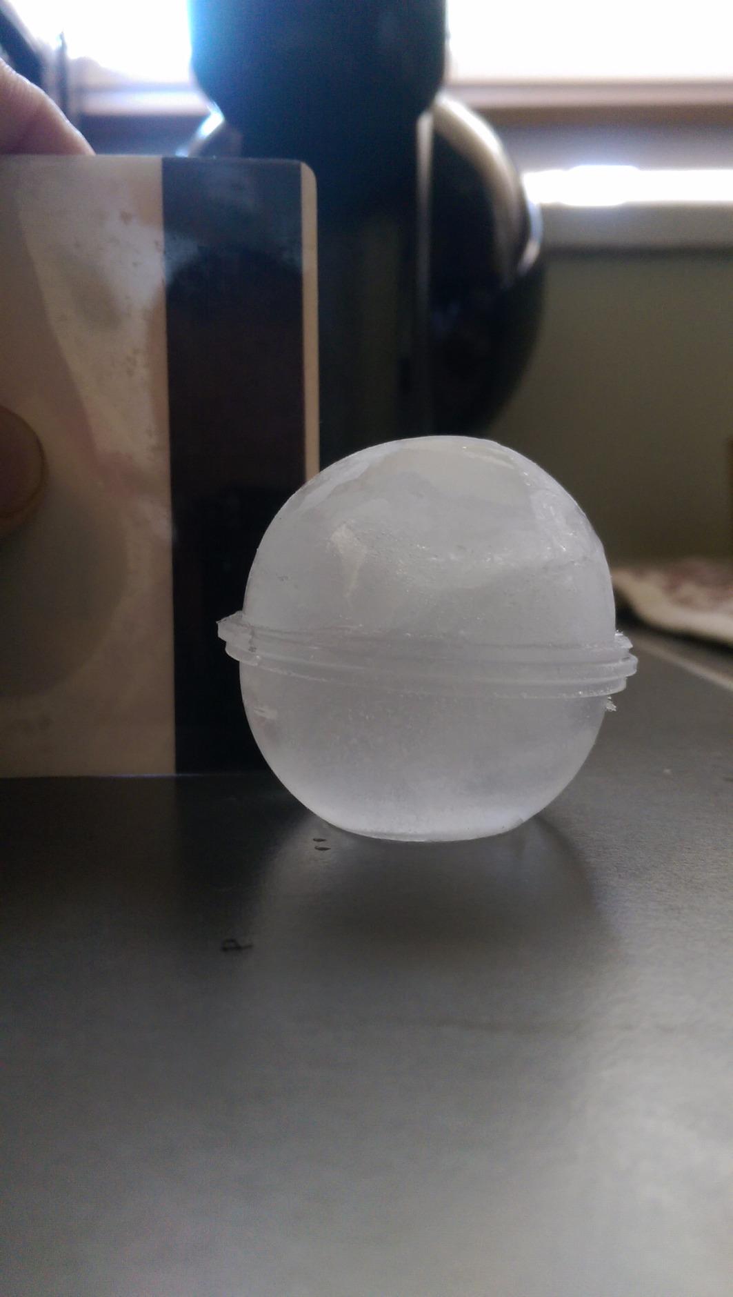 Housewares Solutions Froz Ice Ball Maker – Novelty Food-Grade Silicone Ice Mold Tray With 4 X 4.5cm Ball Capacity customer photo 1