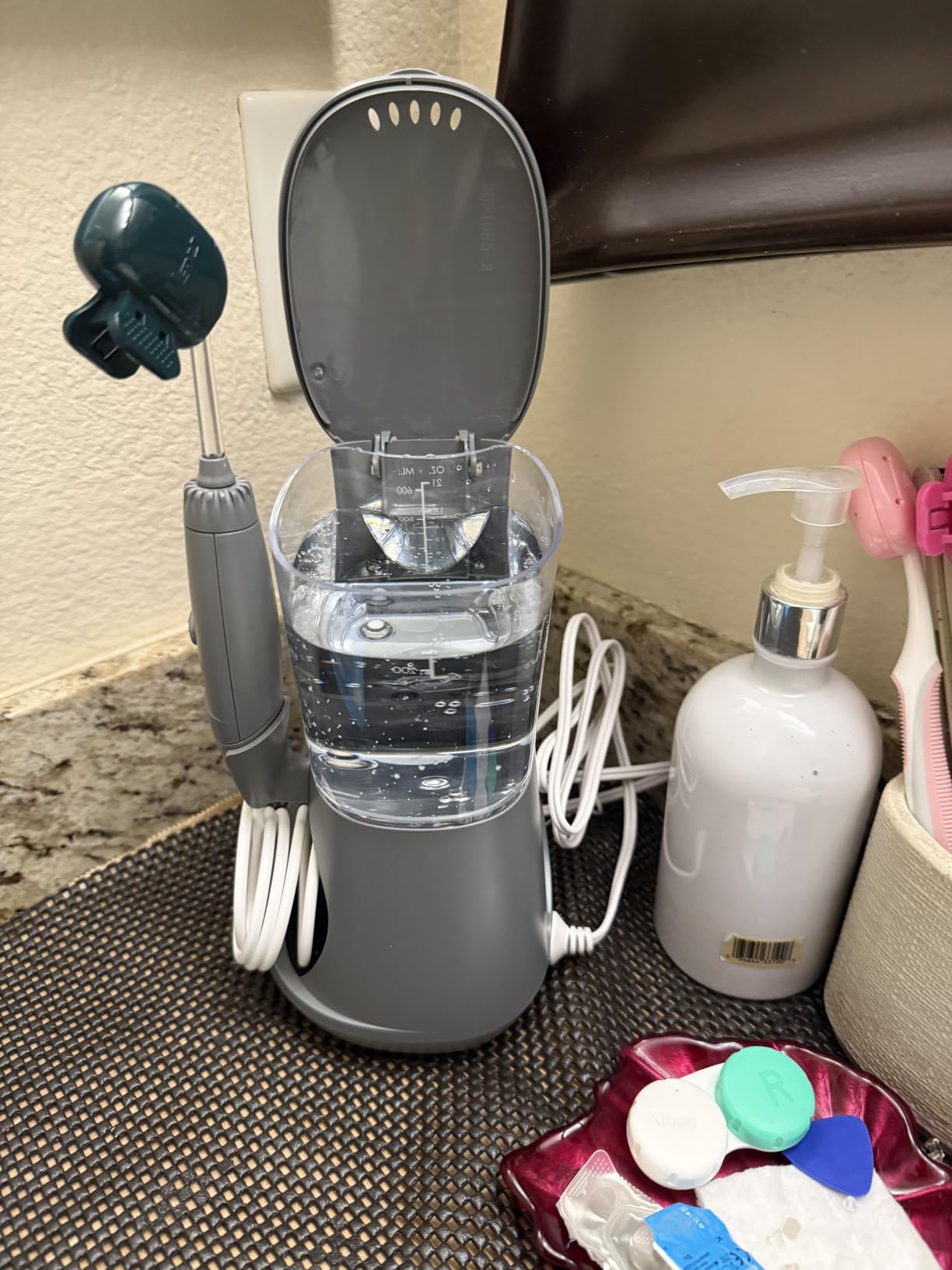 Waterpik Aquarius Countertop Water Flosser with 10 Settings, 7 Tips, White | For Daily Home Gum Health, Dental Braces, Implants, Teeth Cleaning, Multiple Users, ADA Accepted WP-660 Packaging May Vary customer photo 2