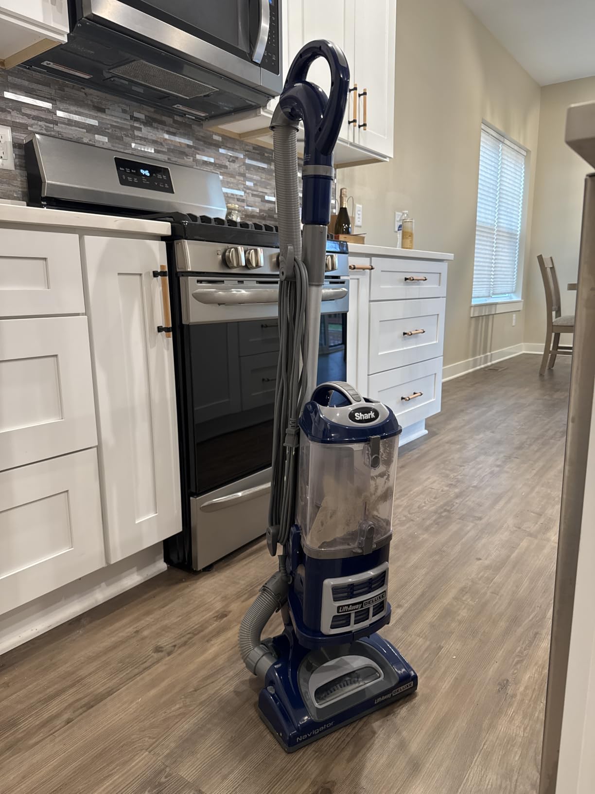 Shark Navigator Lift-Away Vacuum, HEPA, Carpet and Pet Hair, Blue, NV360 | Lift-Away Pod, Carpet and Hard Floor Cleaning, Swivel Steering, Brushroll Shutoff, 0.9-Qt Dust Cup, Upholstery/Crevice Tools customer photo 1