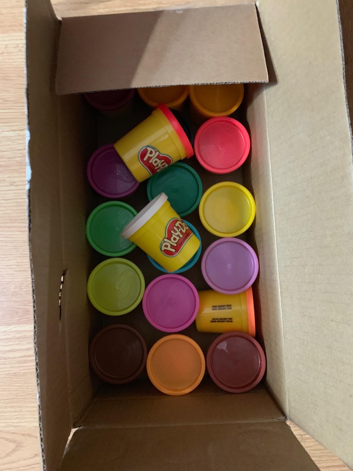 Play-Doh Modeling Compound 36-Pack Case of Colors, Non-Toxic, 3 Oz Cans of Assort. Colors, Back to School Classroom Supplies, Preschool Toys, Ages 2+ (Amazon Exclusive) customer photo 1
