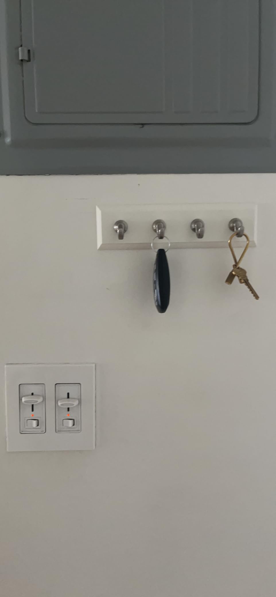 Command Key Rail, Quartz, 1-Rail, 6-Strips, Organize Damage-Free Small customer photo 2