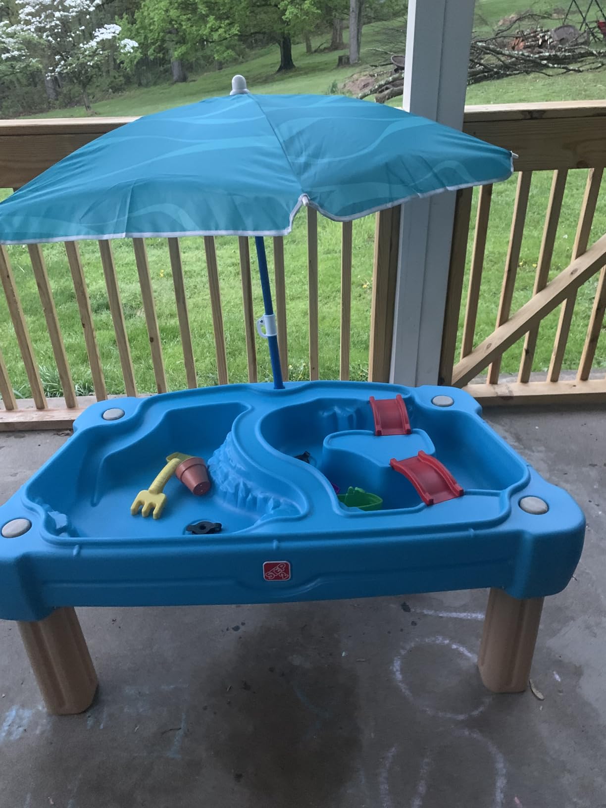 Step2 Cascading Cove Sand and Water Table, Kids Activity Sensory Playset, Comes with Umbrella, Summer Outdoor Toys, 7 Piece Toy Accessories, For Toddlers 1.5+ Years Old customer photo 1