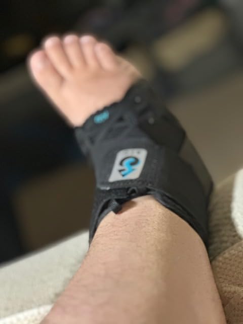 Med Spec ASO Ankle Stabilizer Lace Up Ankle Brace Sprain Support White, MD customer photo 1