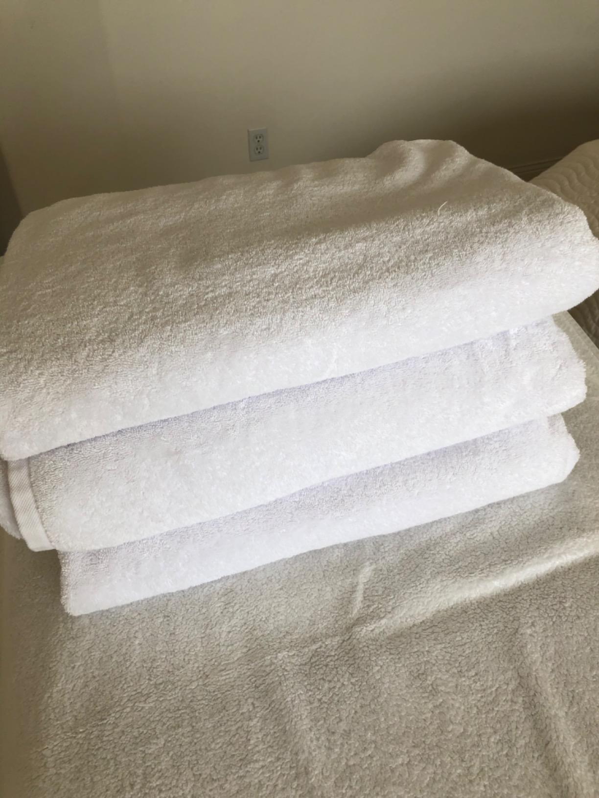 SALBAKOS Luxury 100% Turkish Cotton Bath Sheet 40x80 in (1-Piece, Black) | Extra Large Jumbo Oversized Bathroom and Beach Towel, Super Soft Highly Absorbent Thick Premium Hotel Quality, Made in Turkey customer photo 2